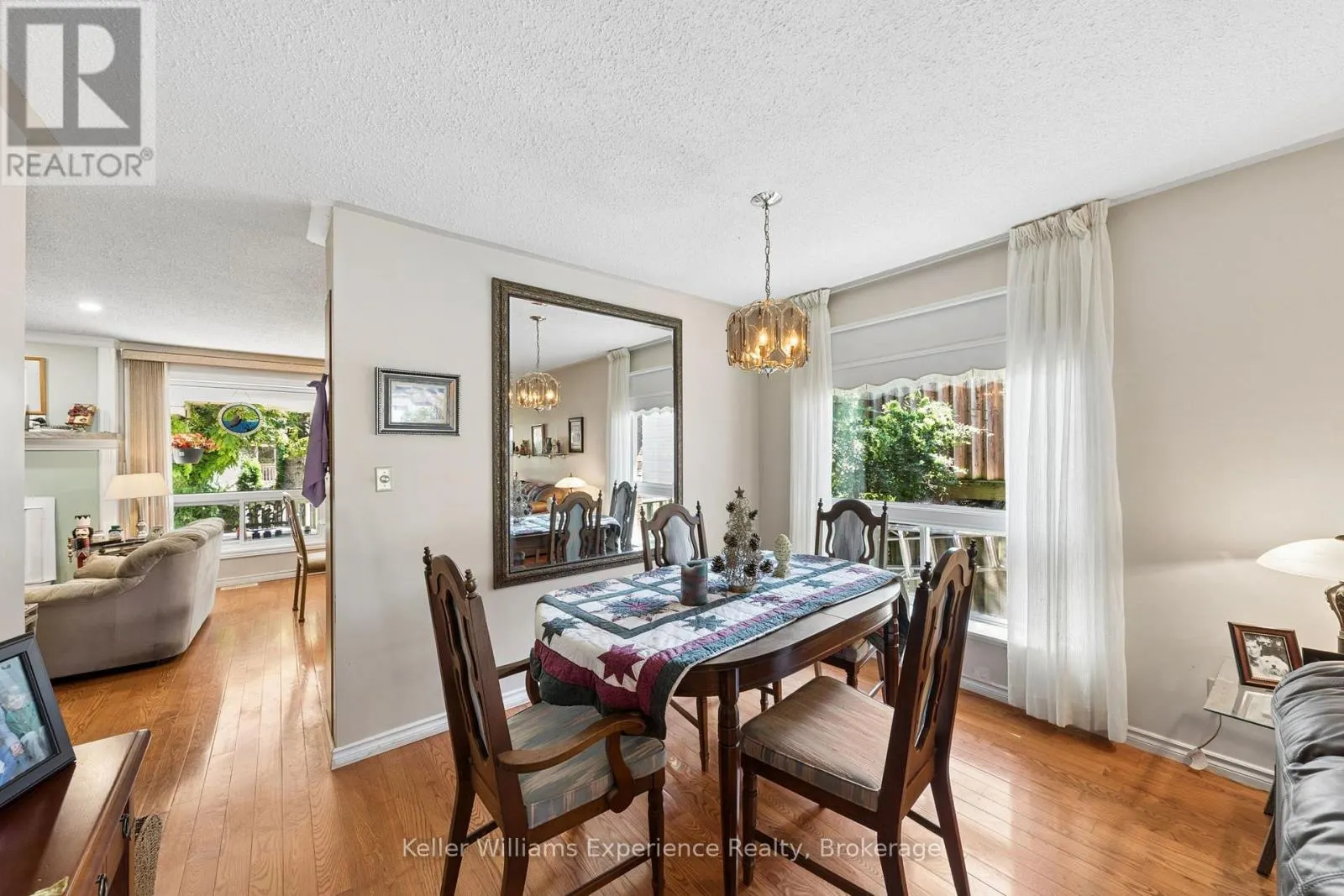 6 BONAVENTURE PLACE