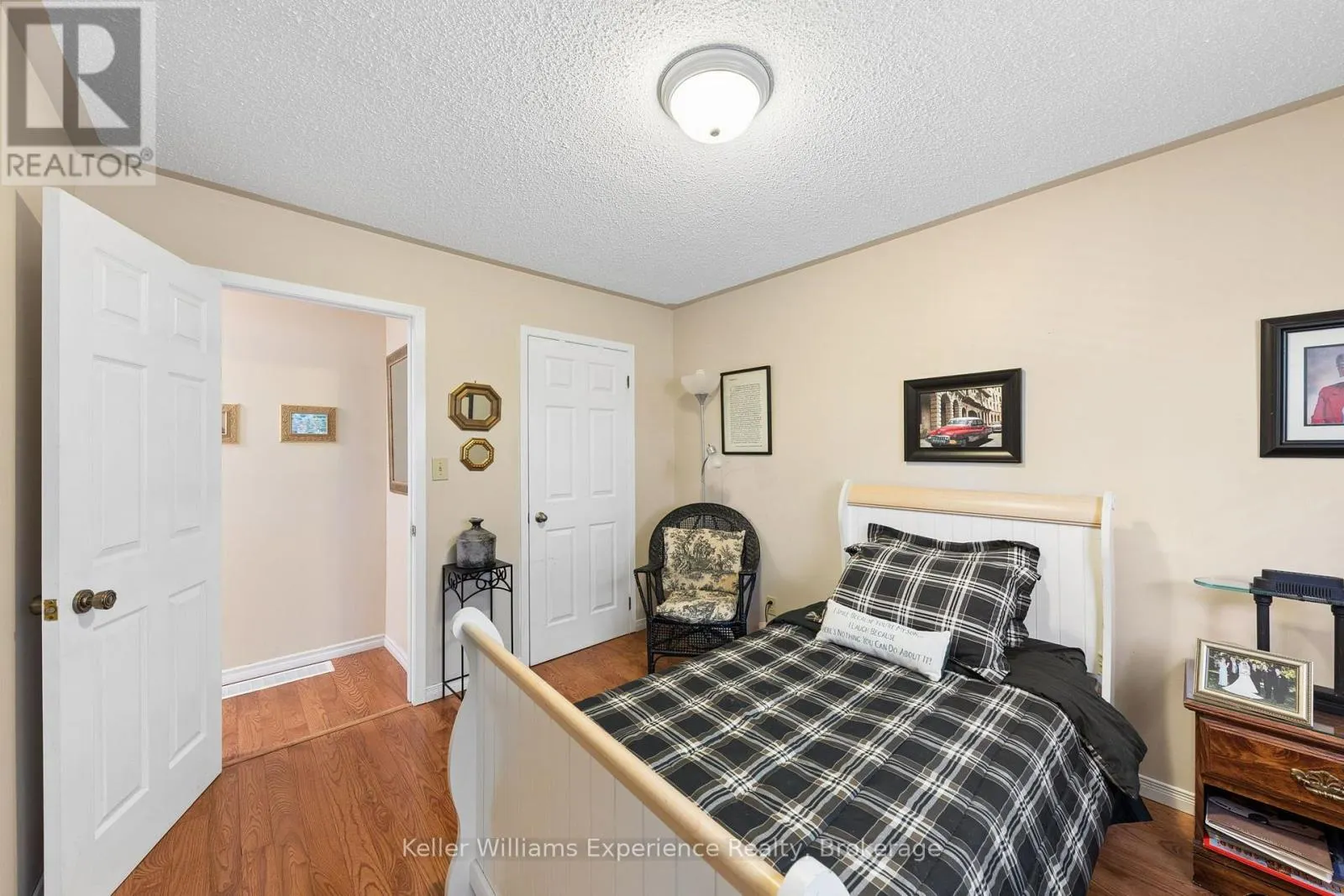 6 BONAVENTURE PLACE