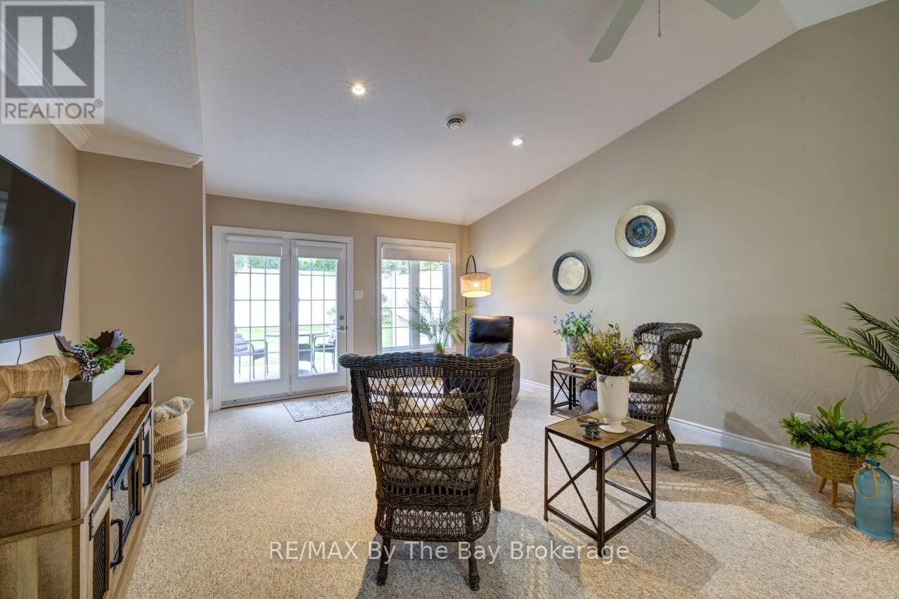 15 MEADOW LANE
