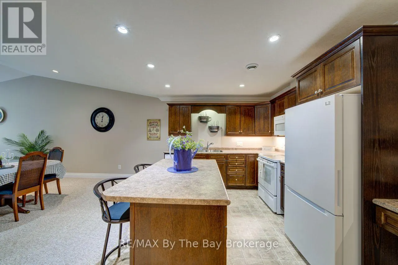 15 MEADOW LANE