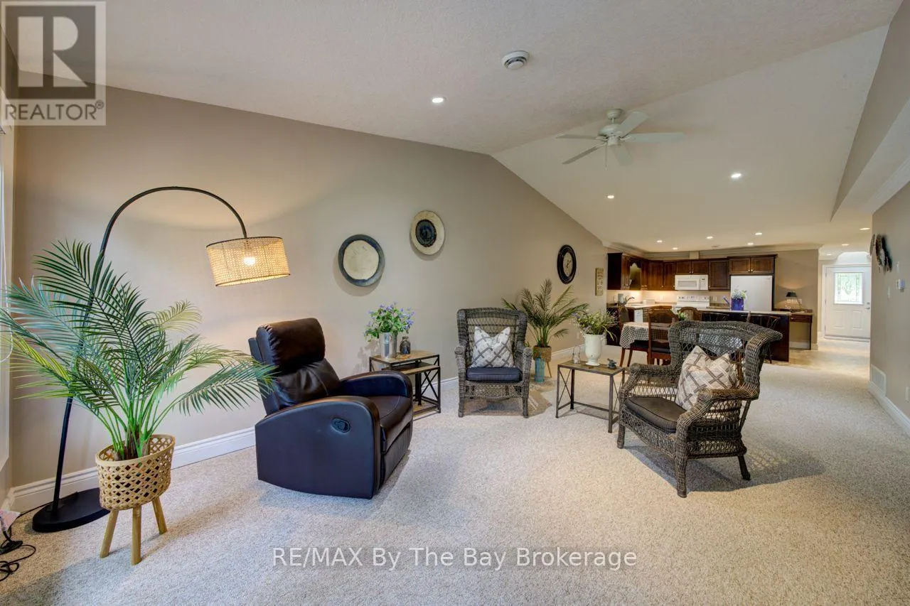 15 MEADOW LANE