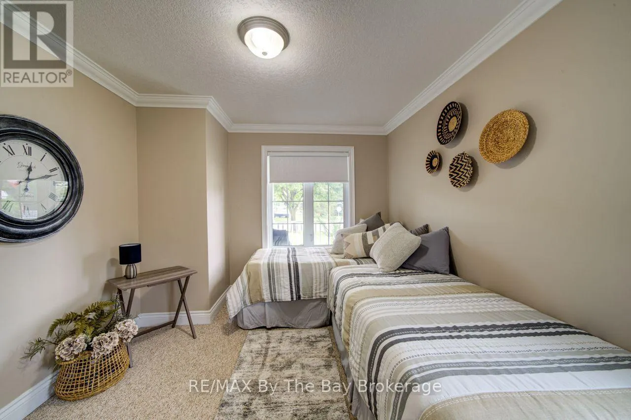 15 MEADOW LANE