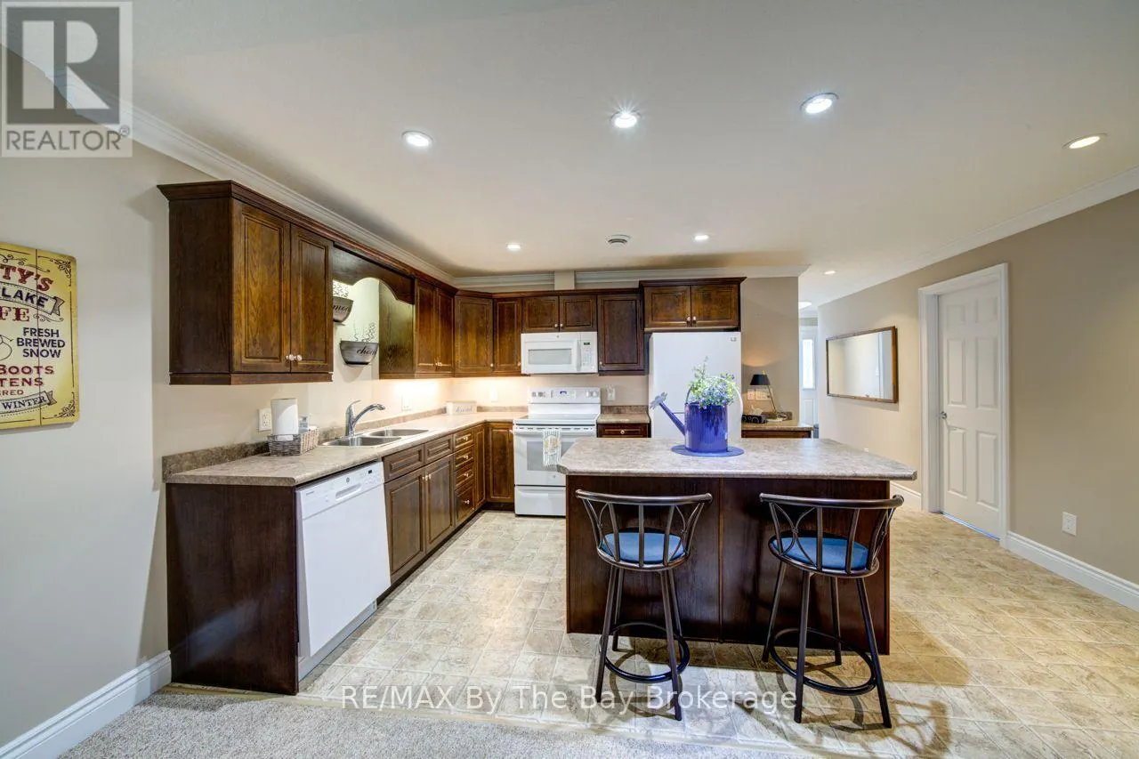 15 MEADOW LANE