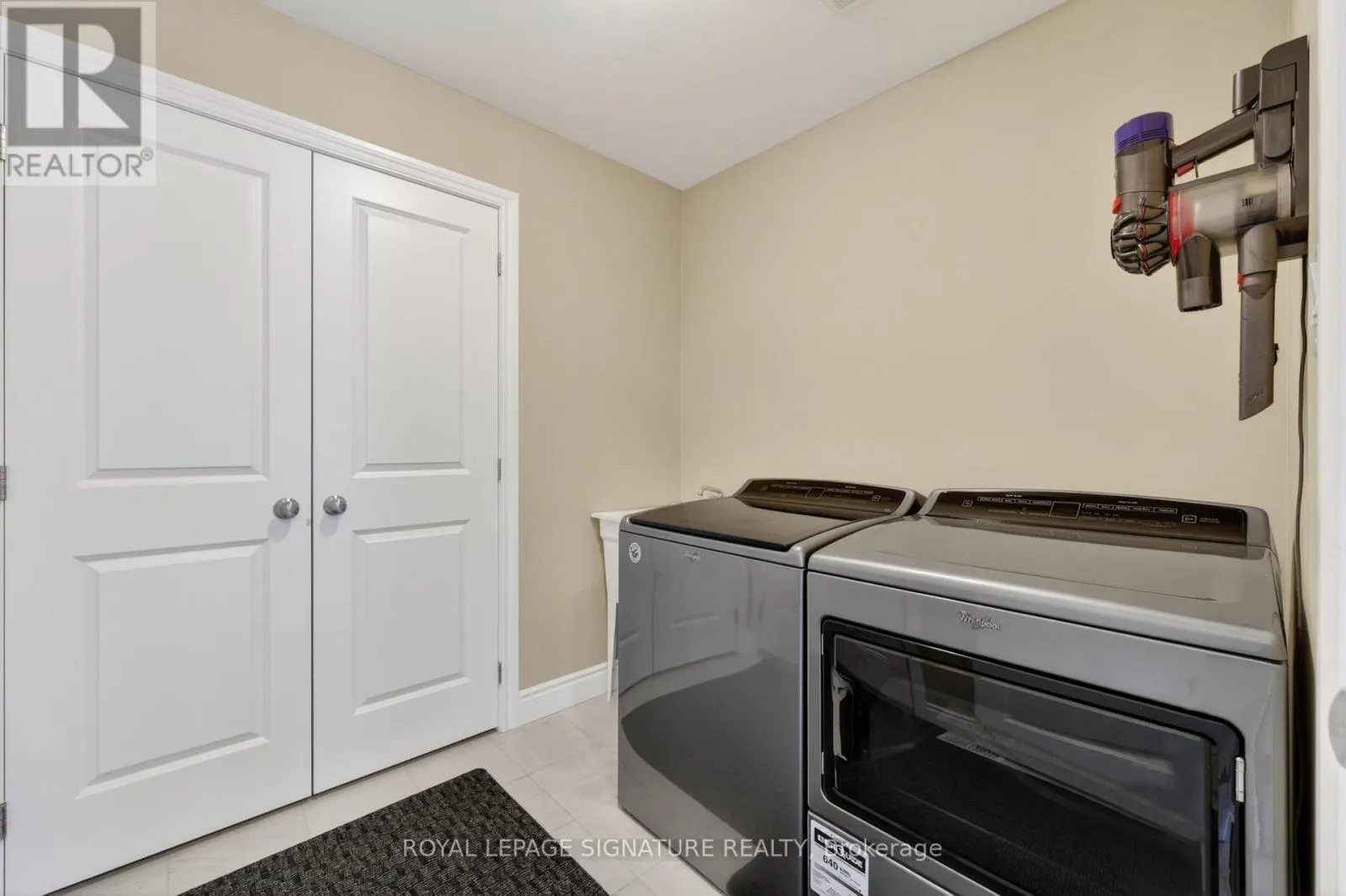22 HUNTER AVENUE