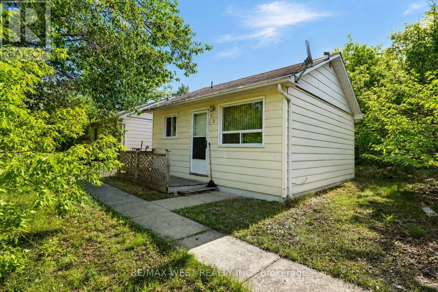195 DUNKERRON AVENUE