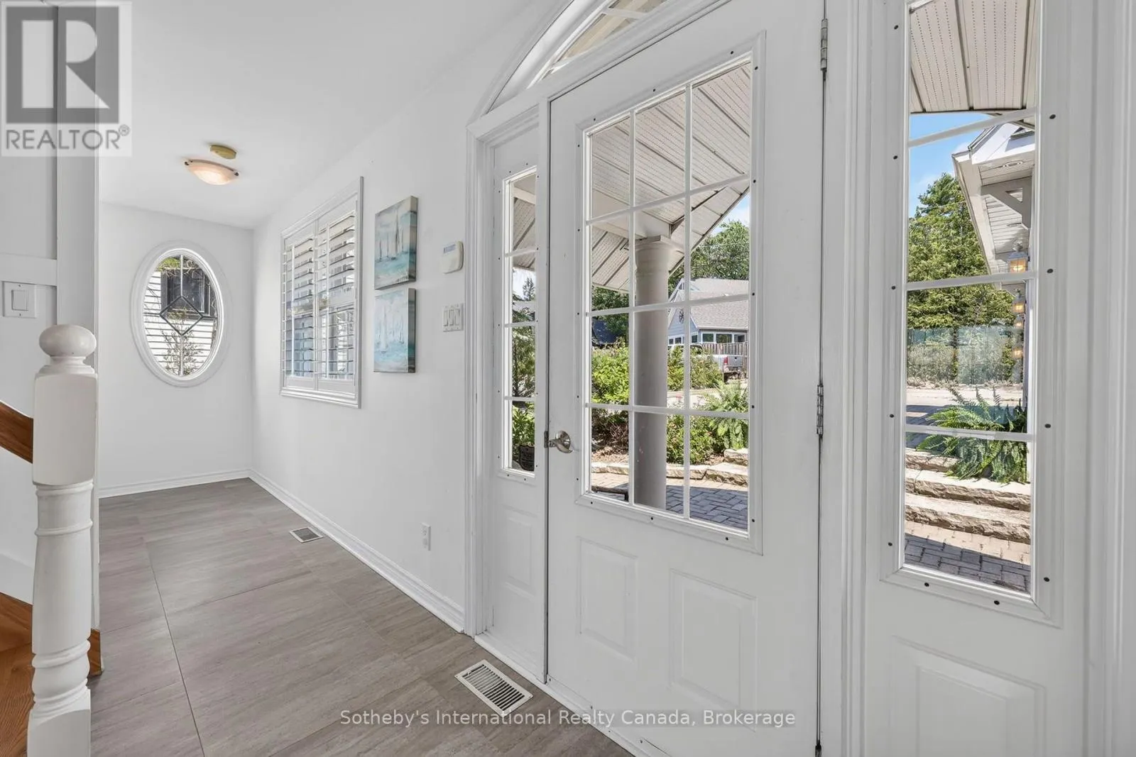 10 LUNDY LANE