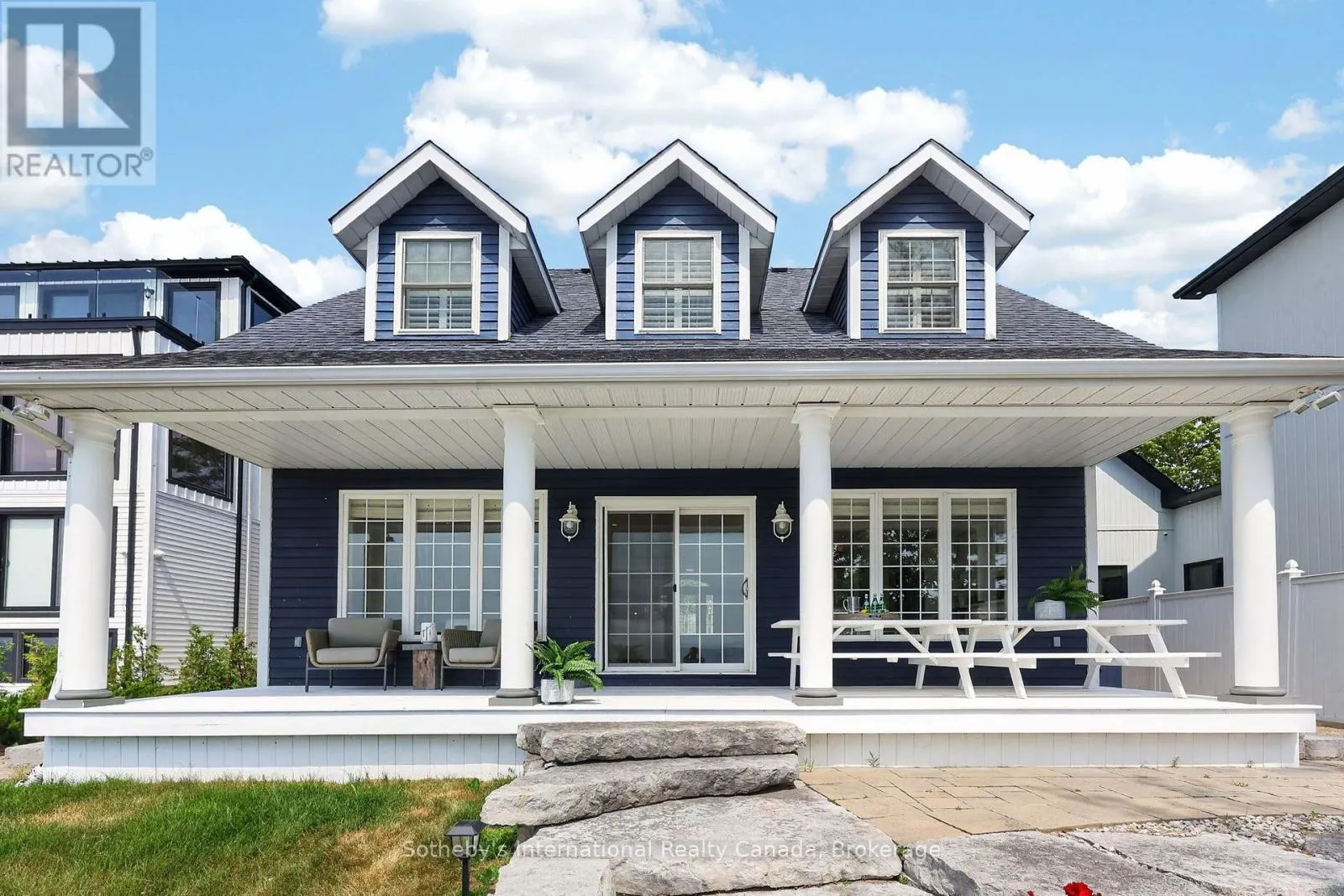 10 LUNDY LANE