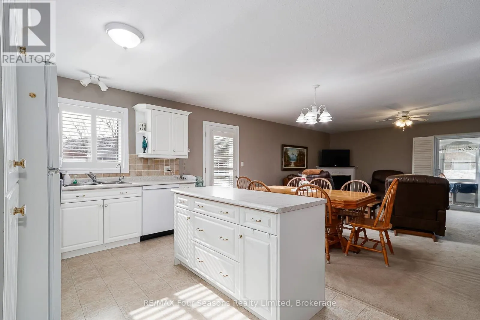 49 - 275 HURON STREET #49