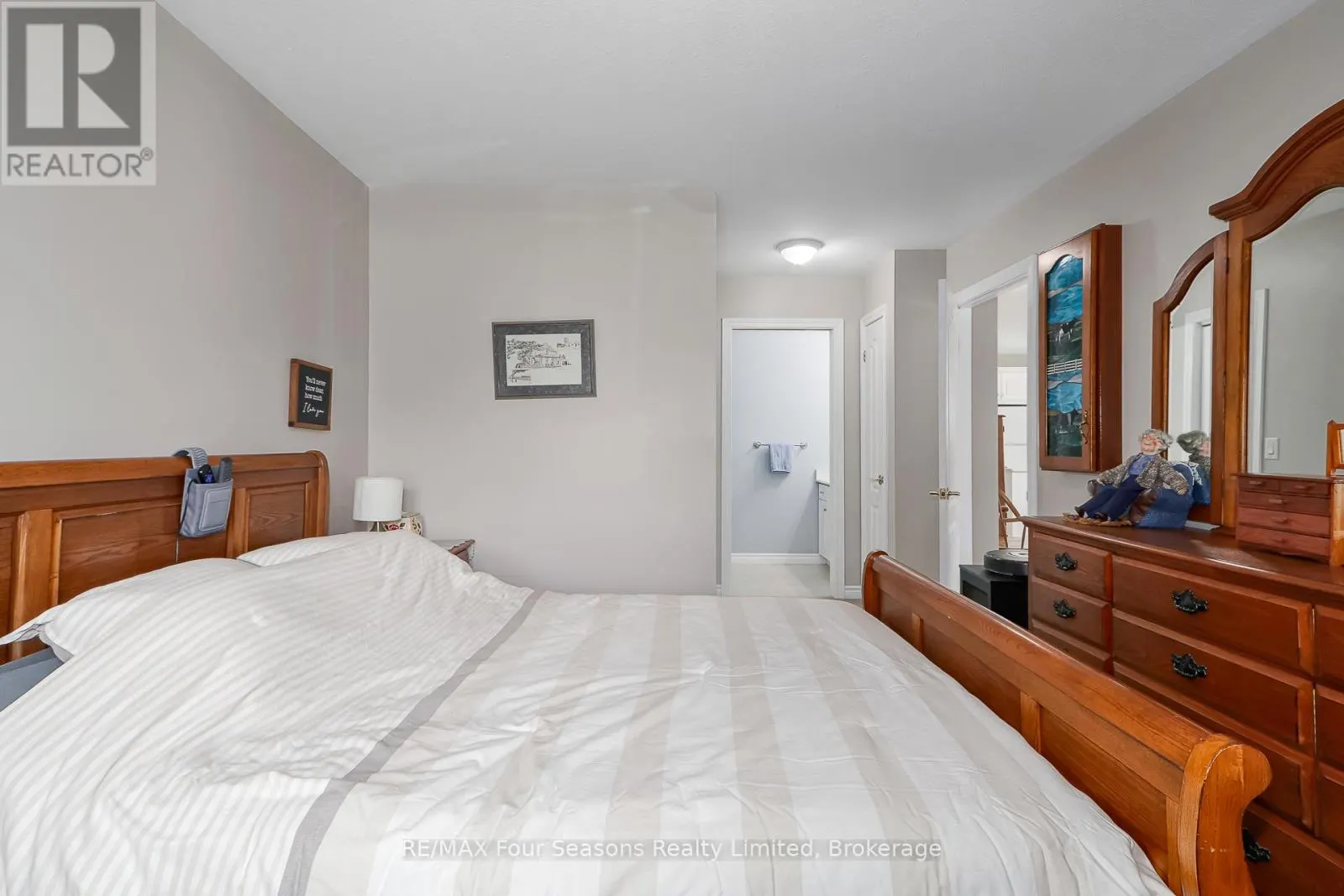 49 - 275 HURON STREET #49