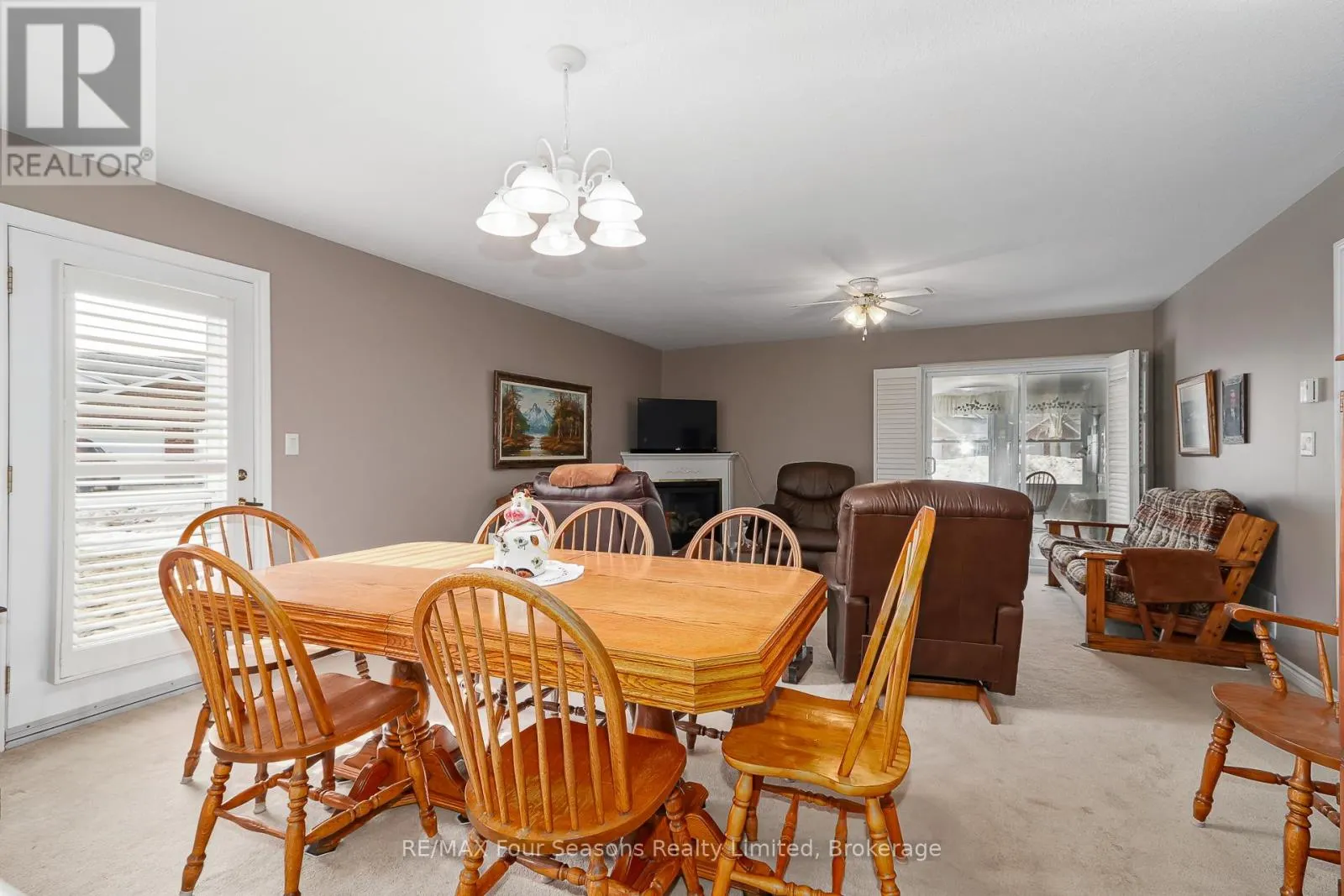 49 - 275 HURON STREET #49