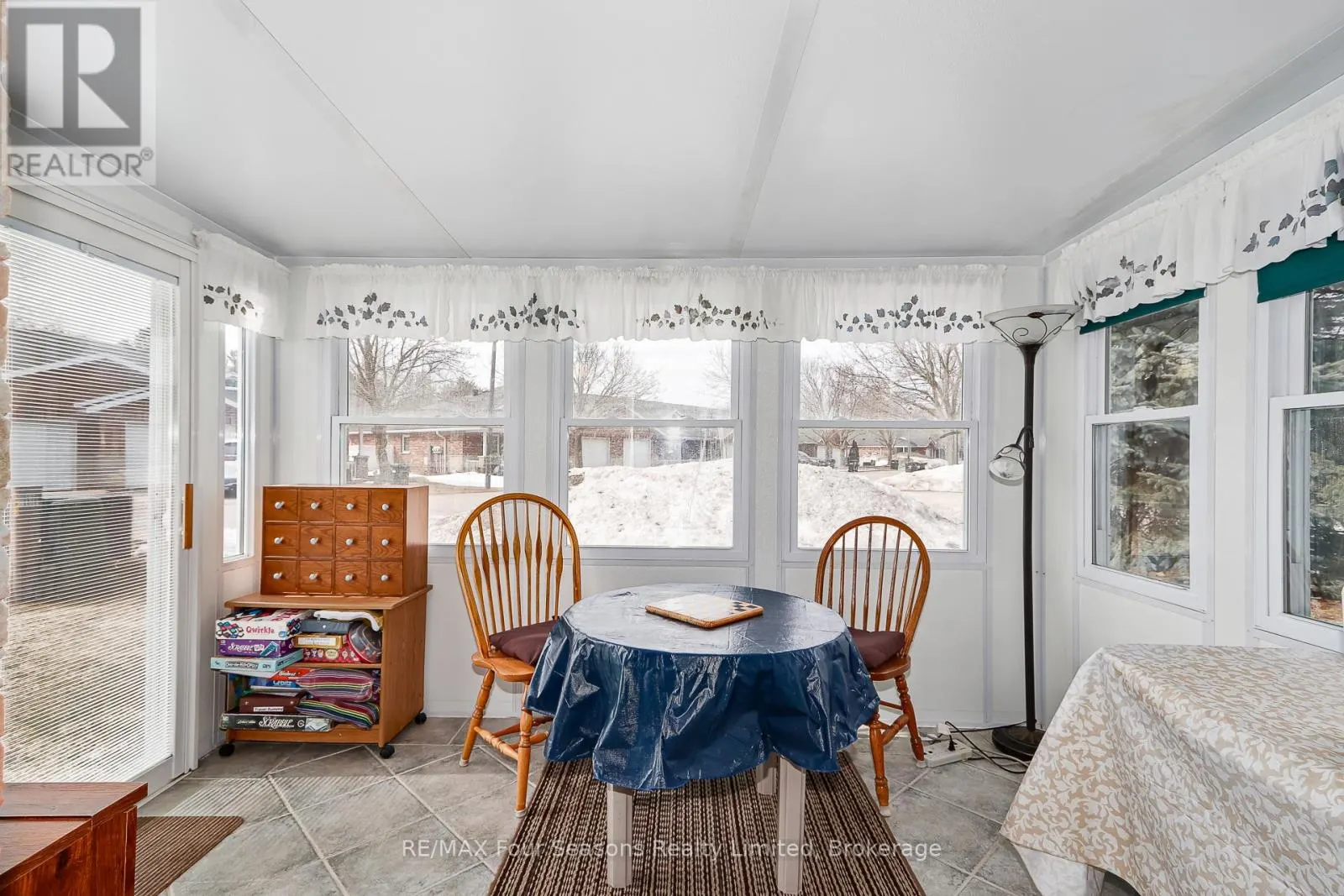 49 - 275 HURON STREET #49