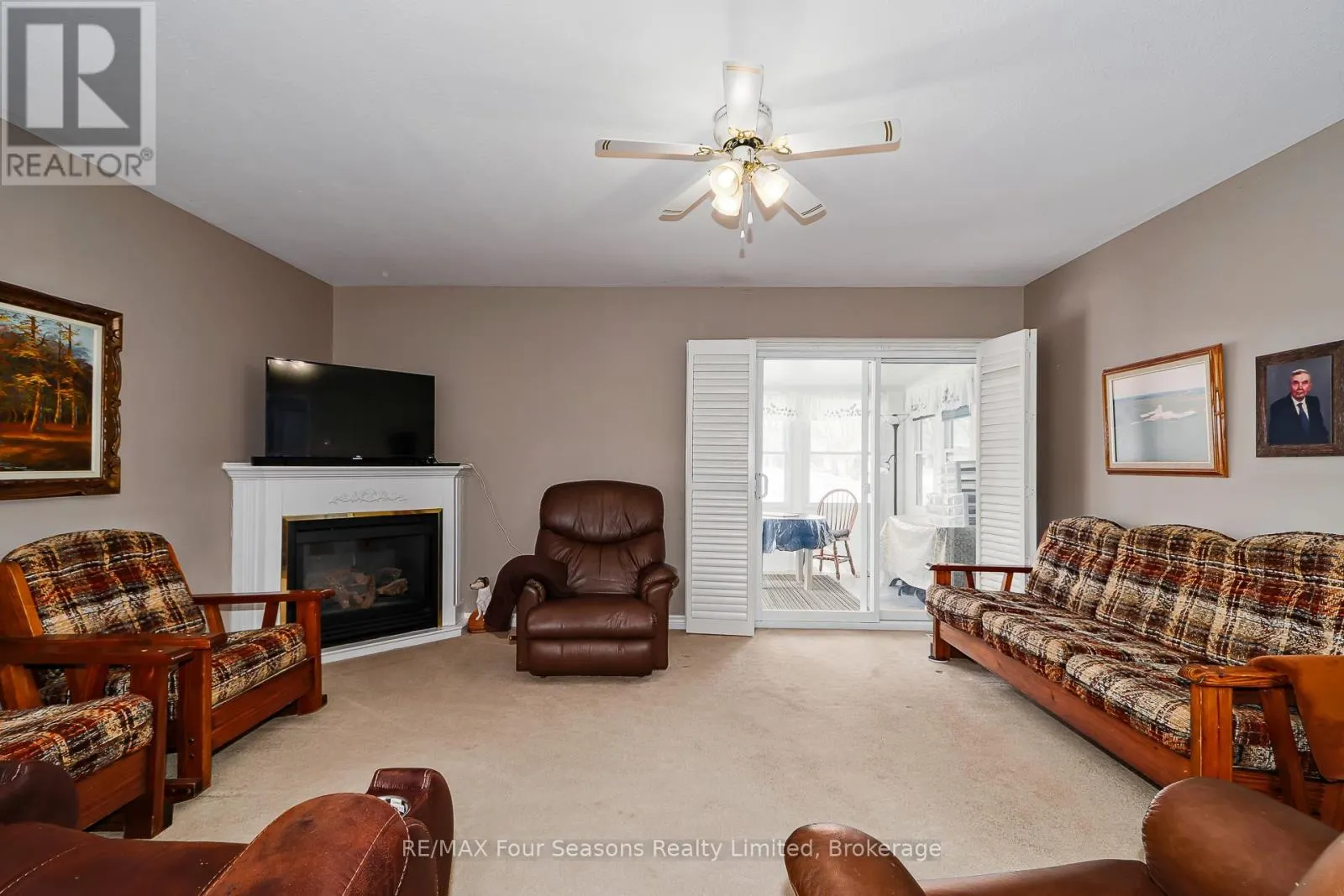 49 - 275 HURON STREET #49