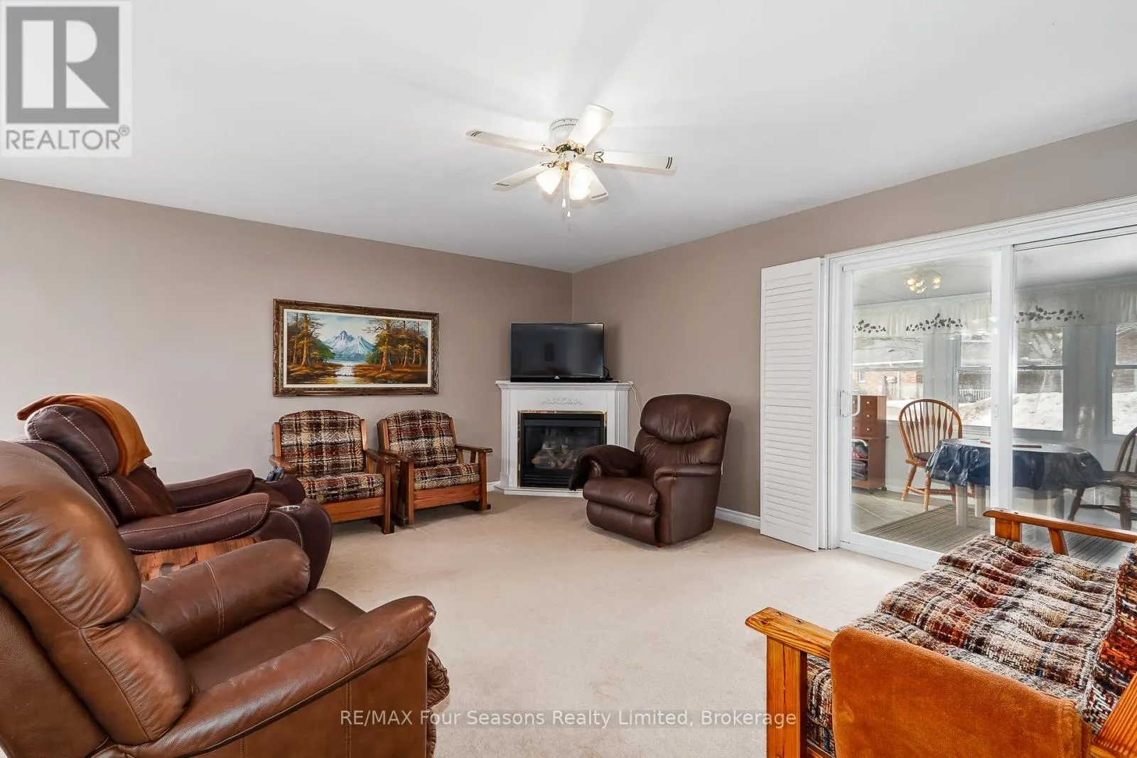 49 - 275 HURON STREET #49