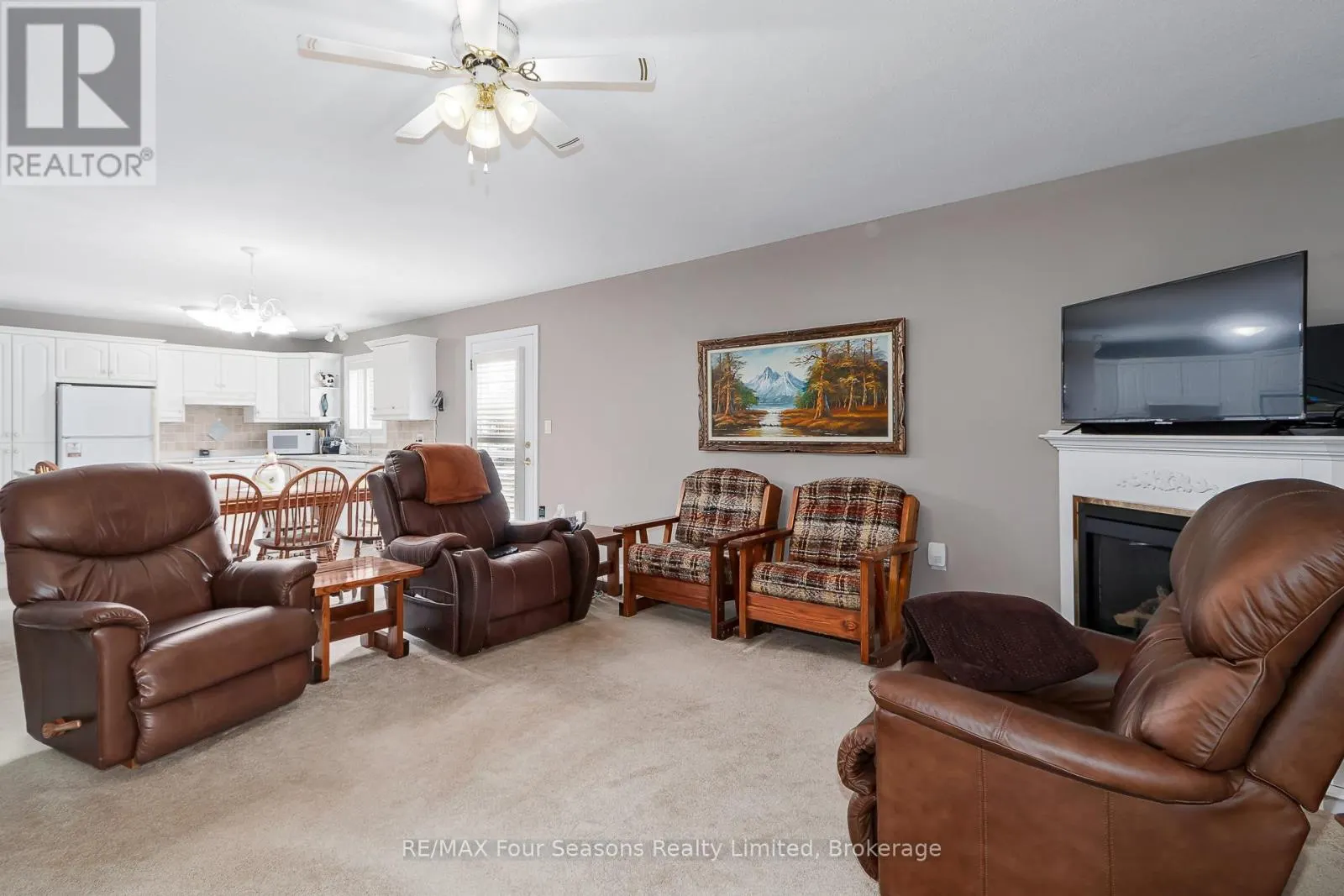 49 - 275 HURON STREET #49