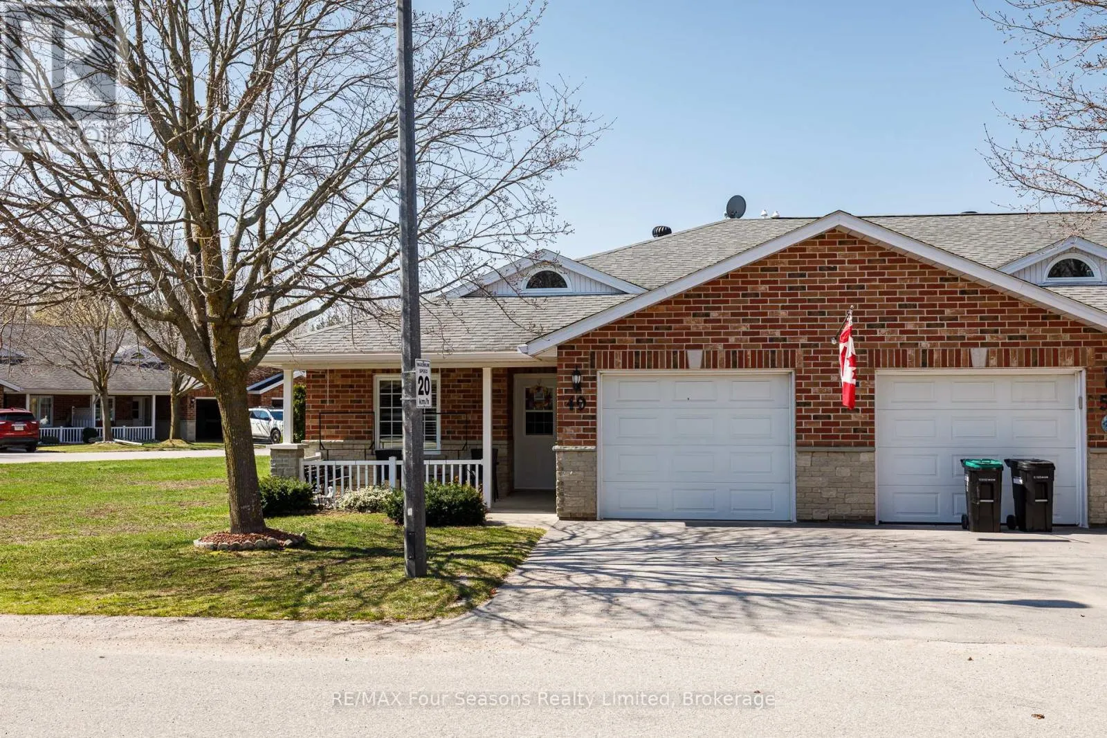 49 - 275 HURON STREET #49