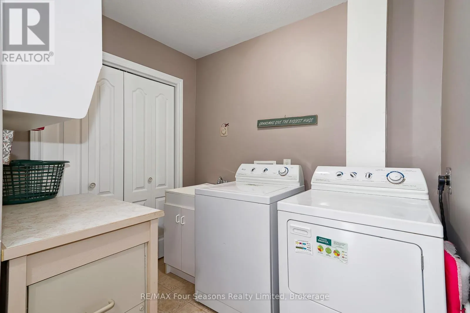 49 - 275 HURON STREET #49