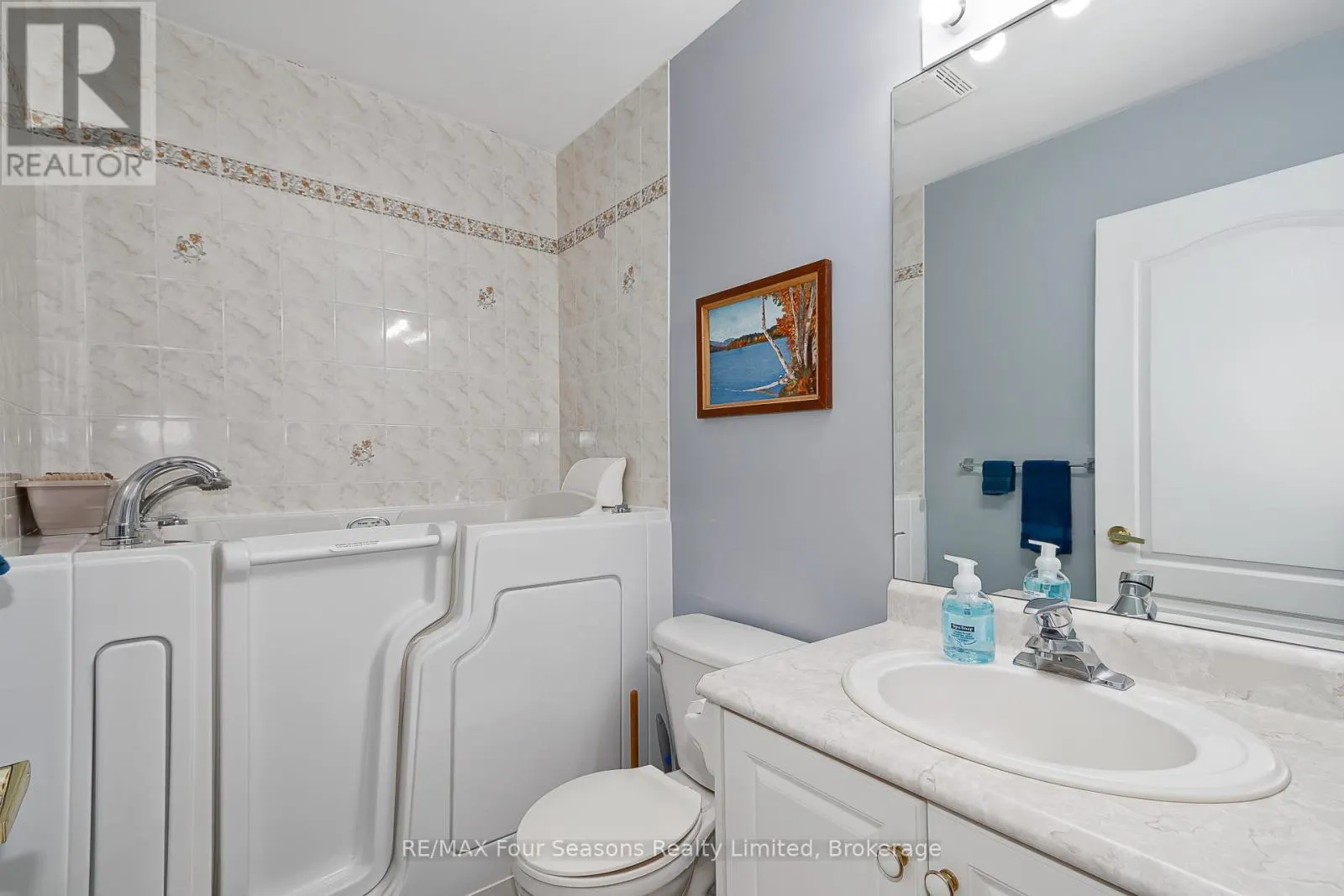 49 - 275 HURON STREET #49