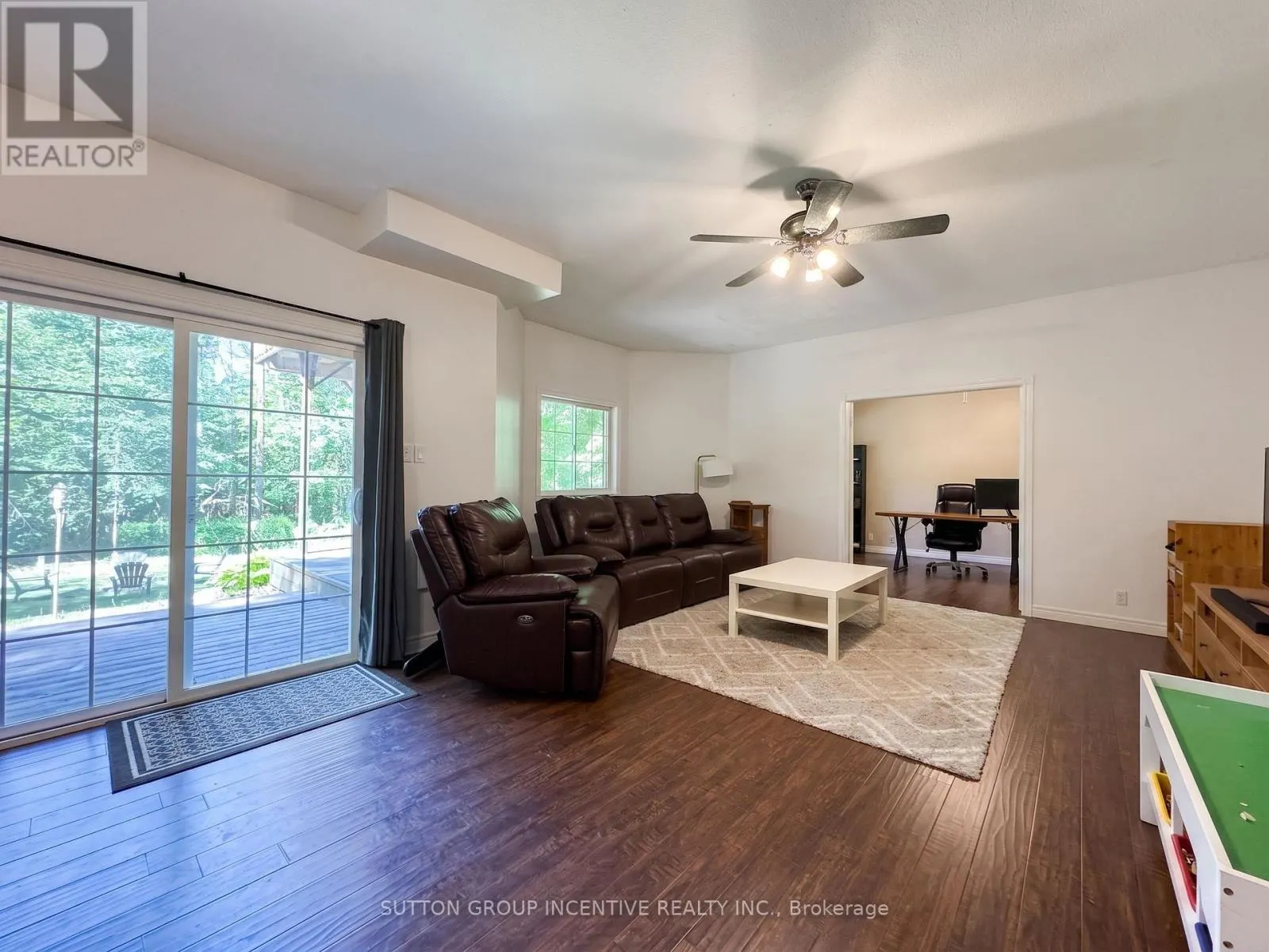 8 ALPINE WAY