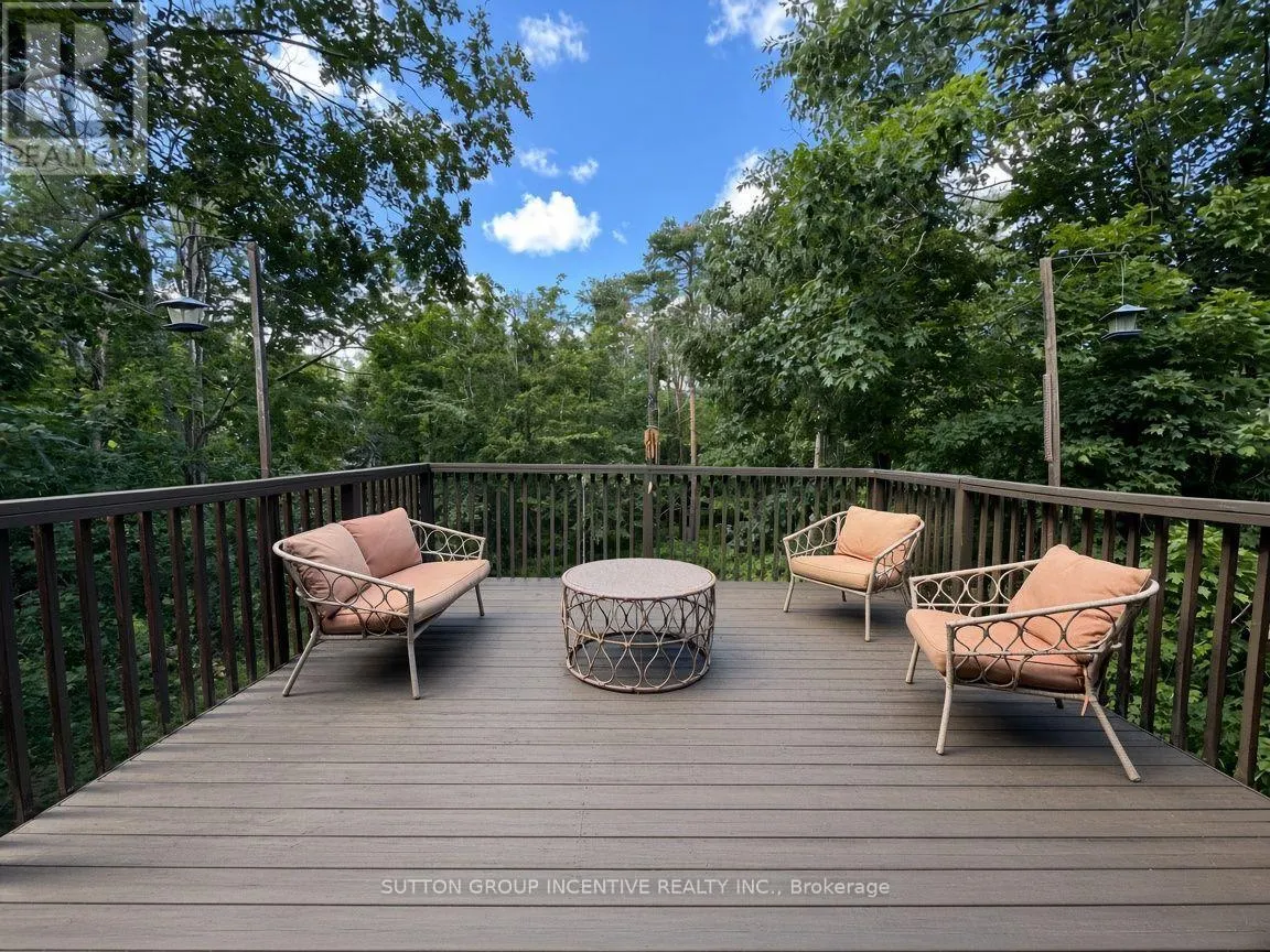 8 ALPINE WAY