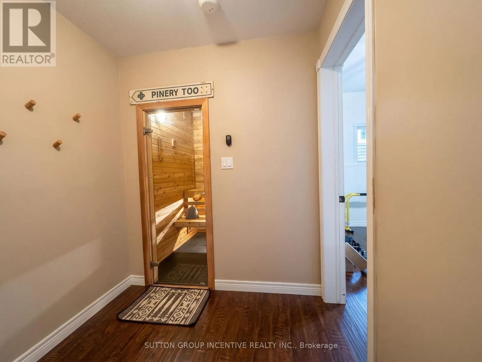 8 ALPINE WAY