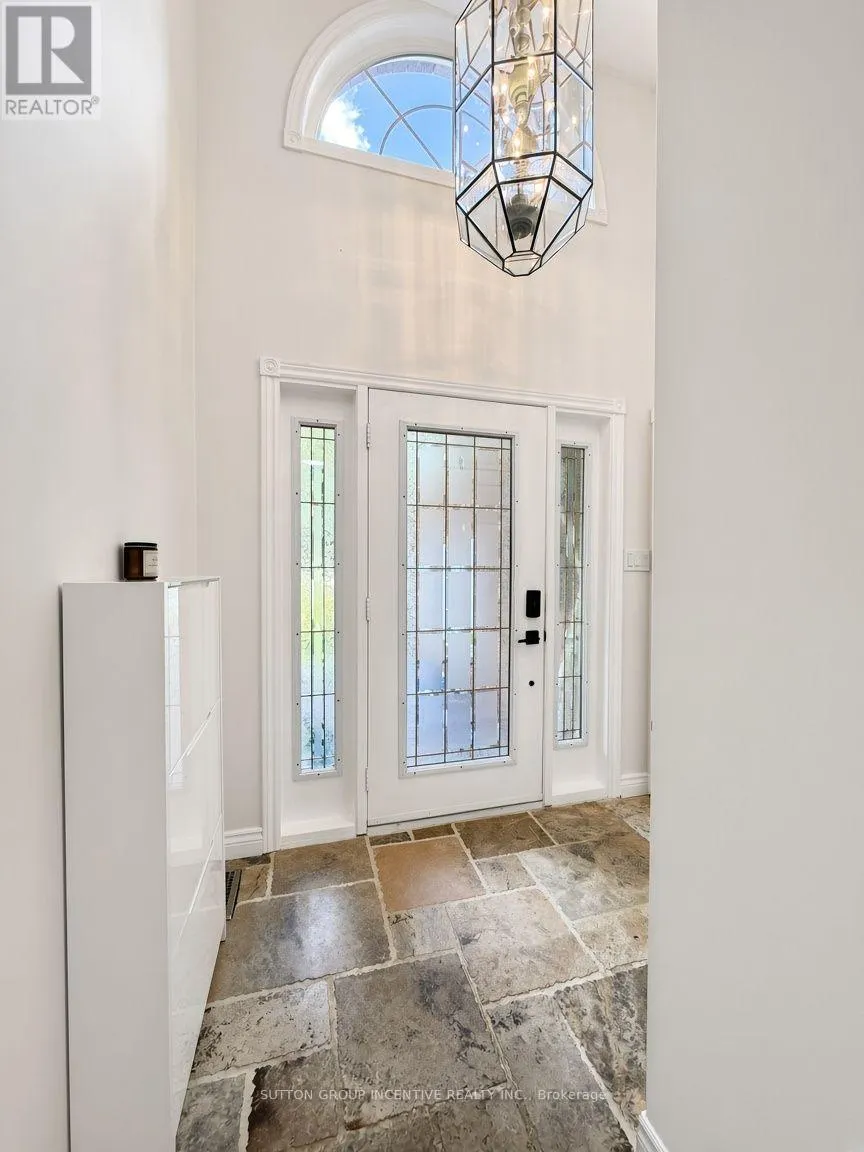 8 ALPINE WAY