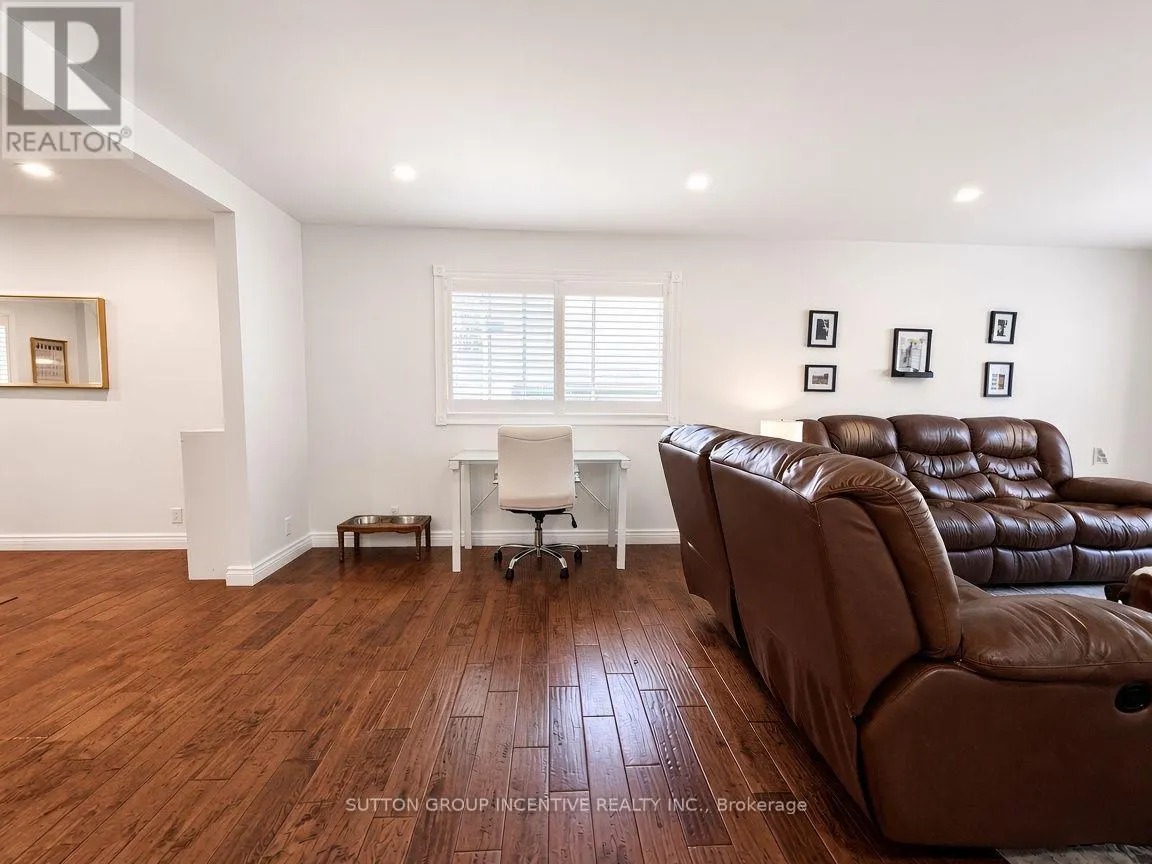 8 ALPINE WAY
