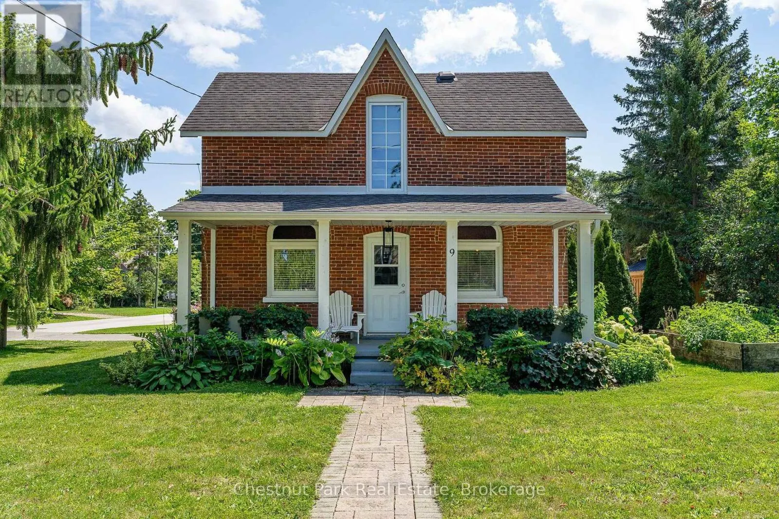 9 WELLINGTON STREET E