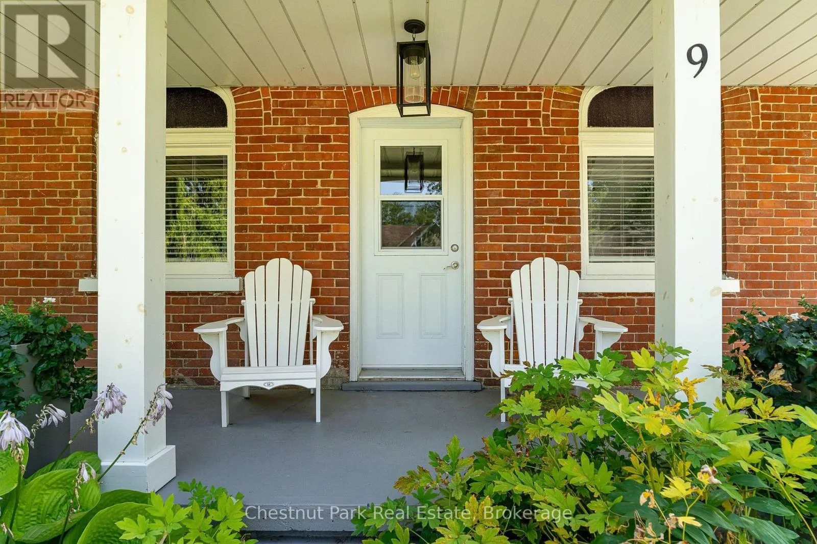9 WELLINGTON STREET E