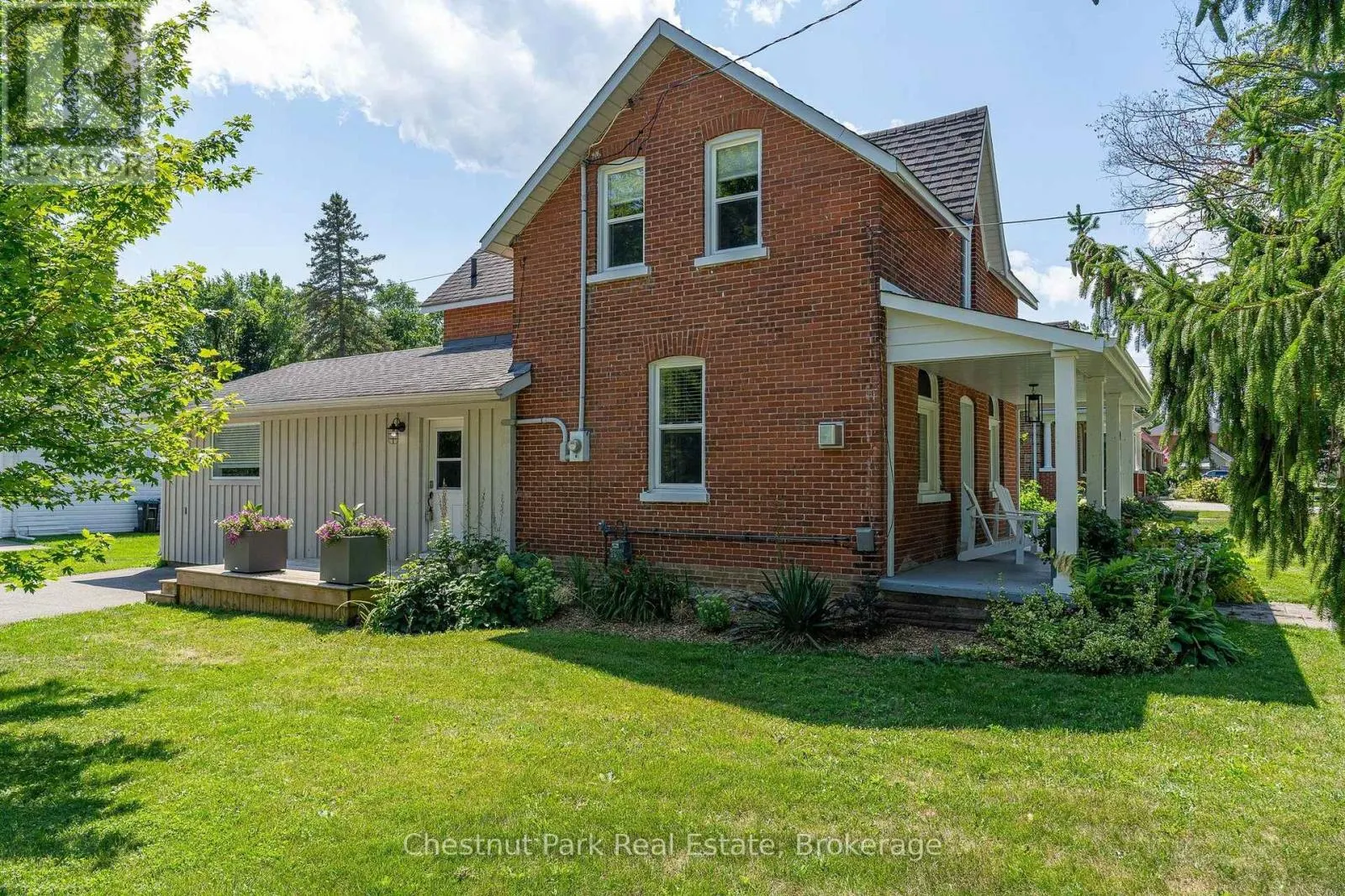 9 WELLINGTON STREET E