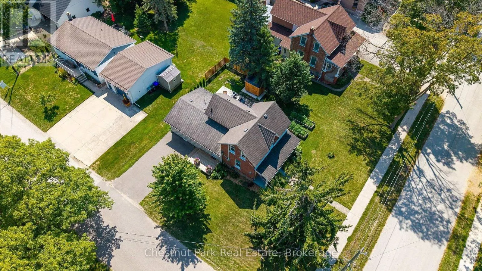 9 WELLINGTON STREET E