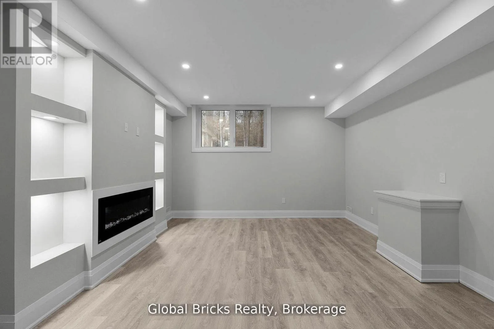 17 STAGLIR DRIVE