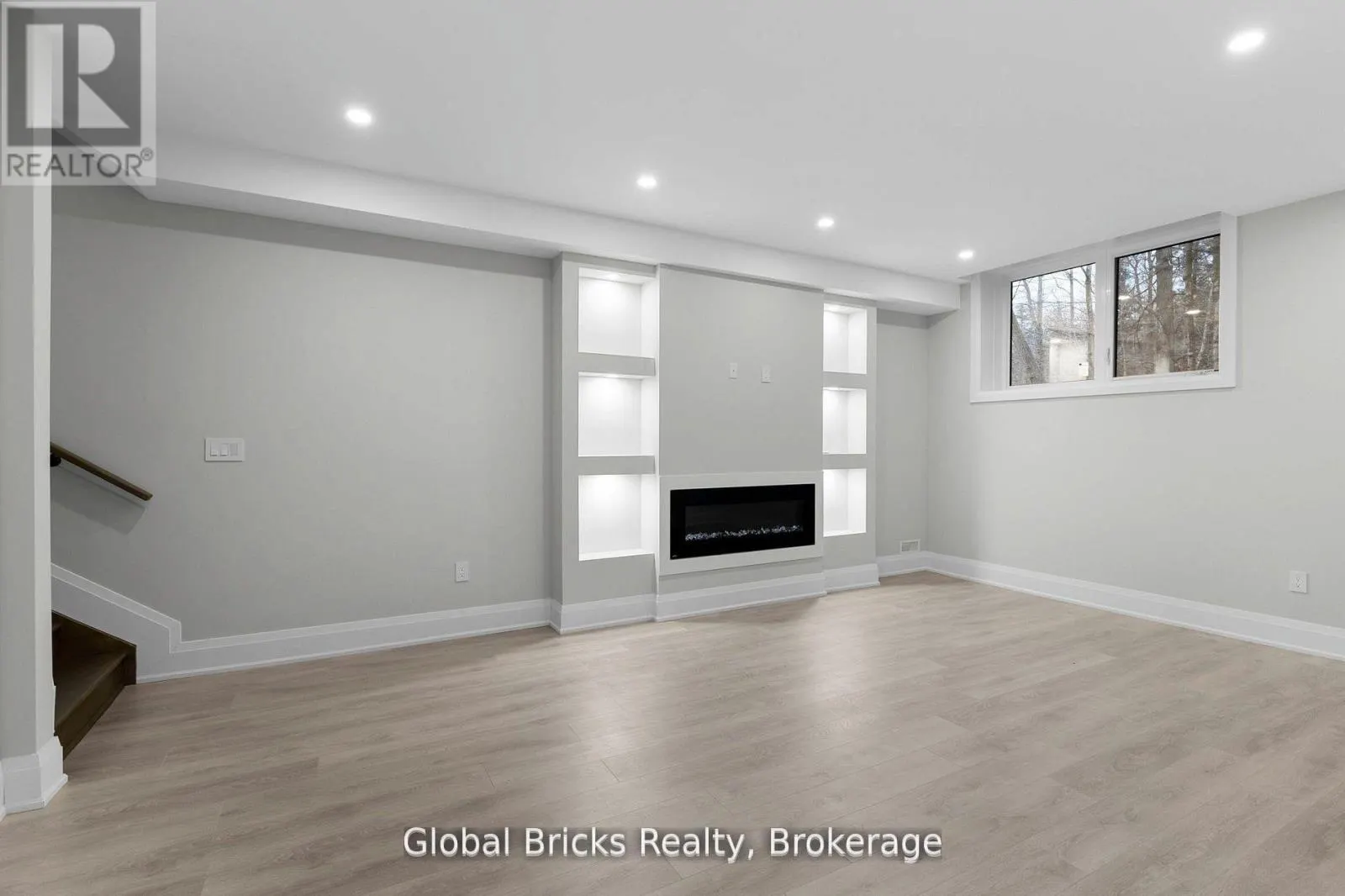 17 STAGLIR DRIVE