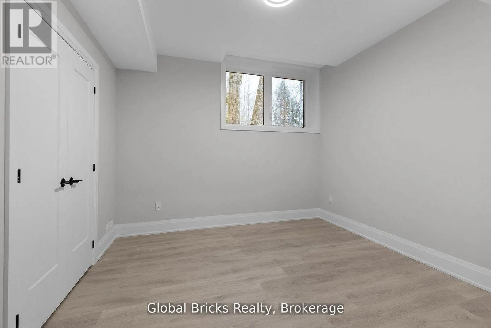 17 STAGLIR DRIVE