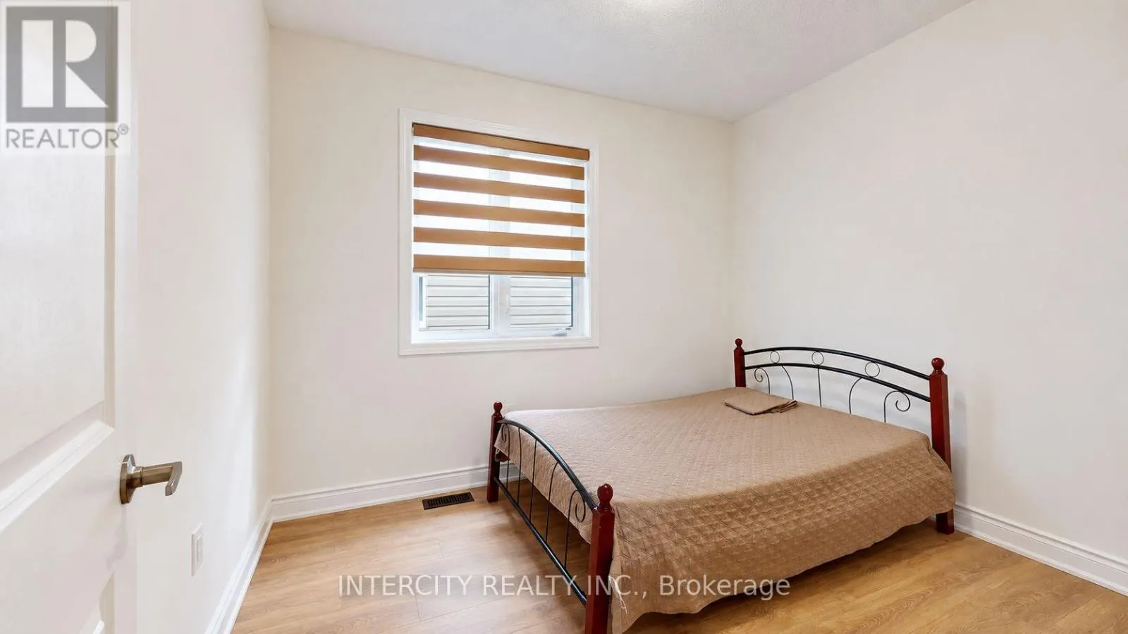 17 UNION BOULEVARD