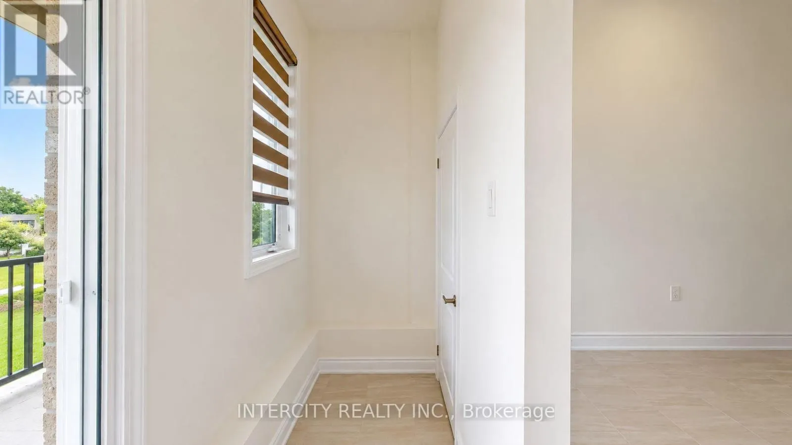 17 UNION BOULEVARD