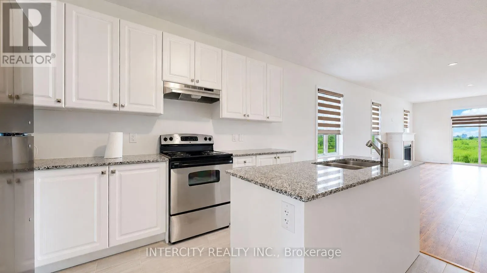 17 UNION BOULEVARD