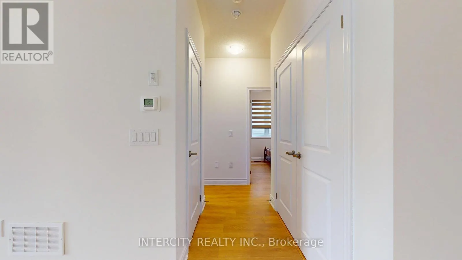 17 UNION BOULEVARD