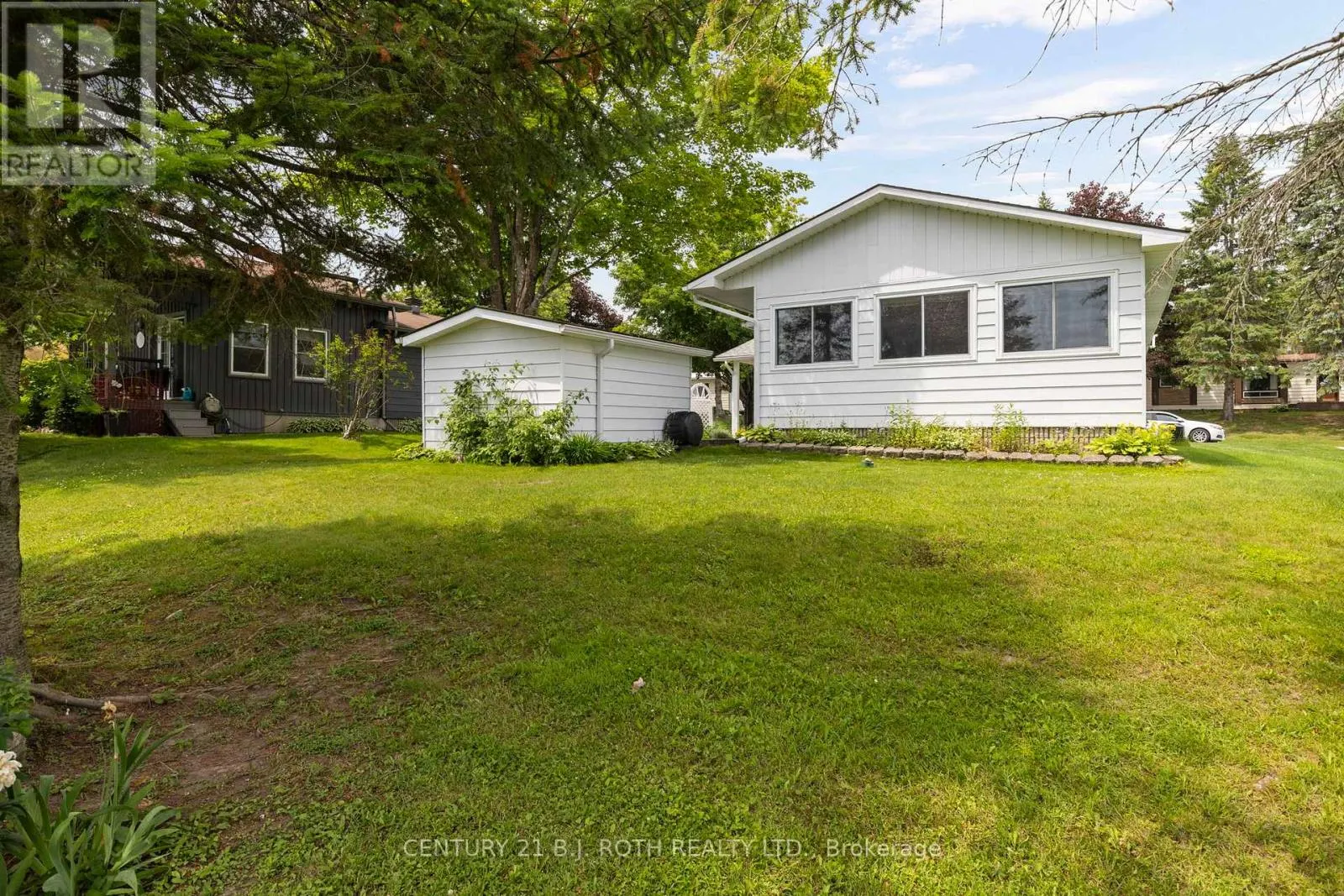 19 MAPLE CRESCENT