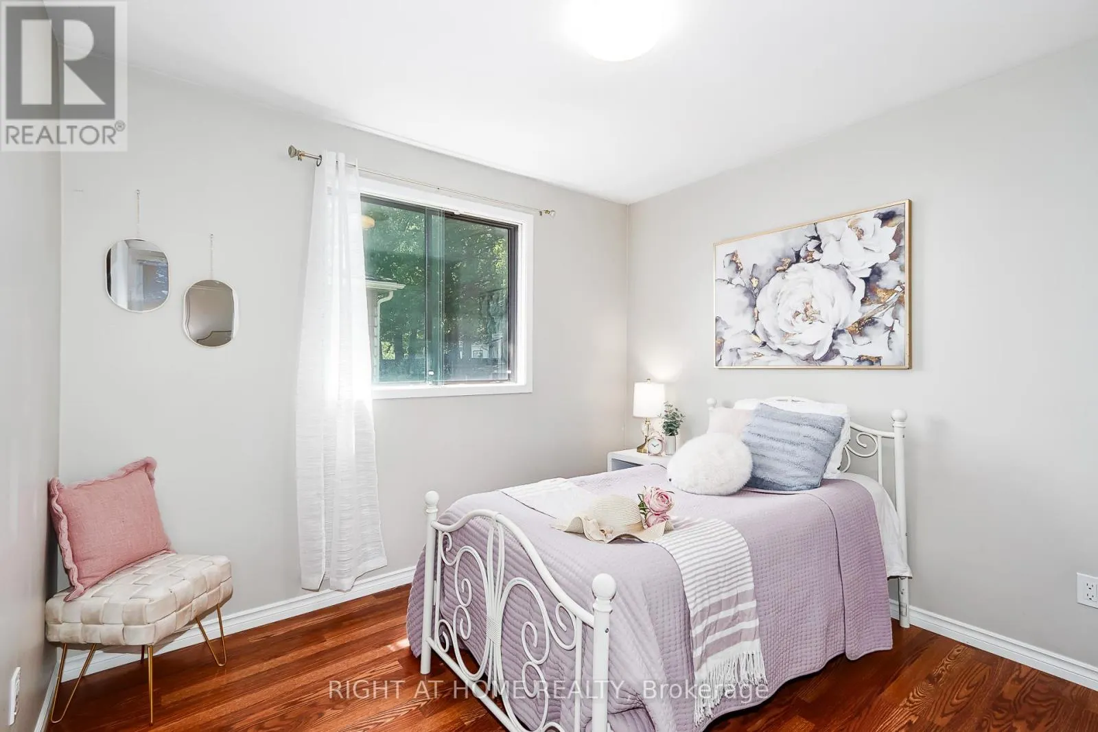 1059 GLEN MHOR CRESCENT