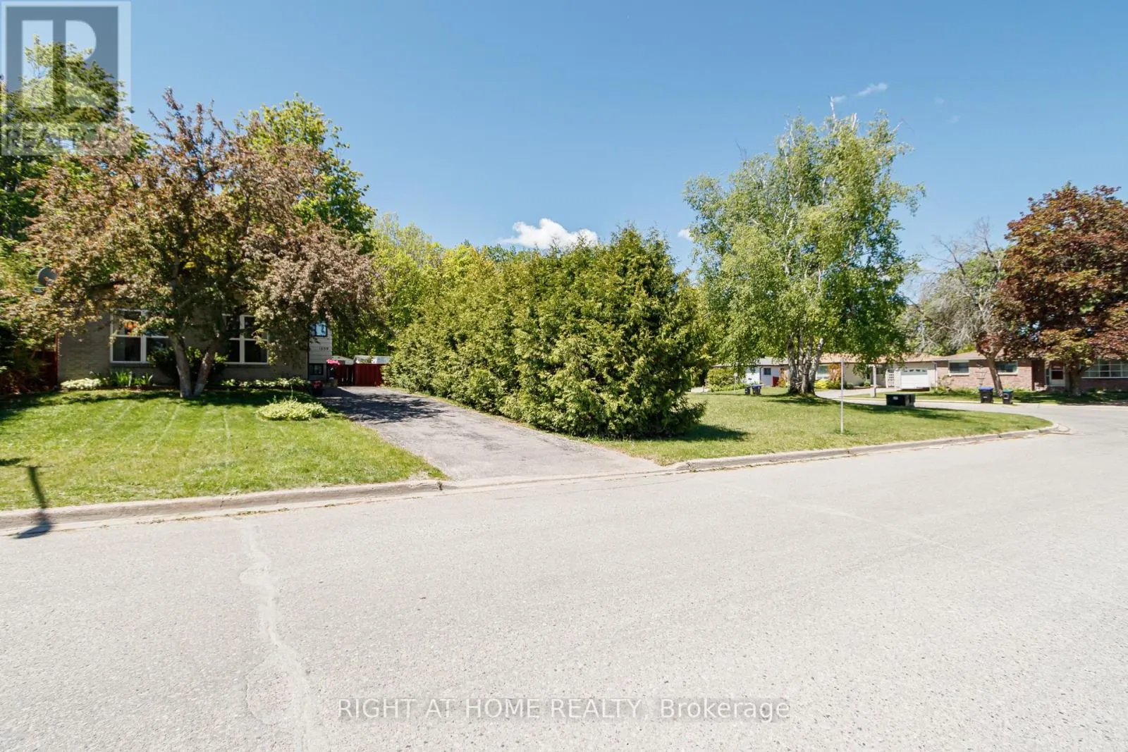 1059 GLEN MHOR CRESCENT