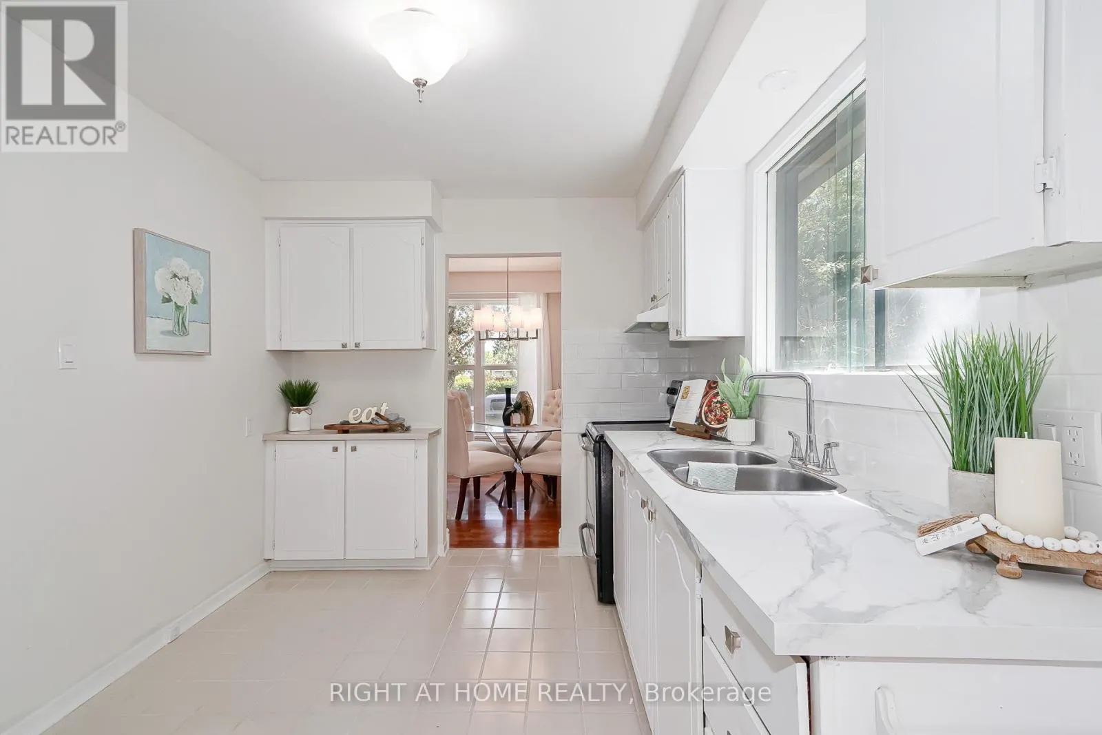 1059 GLEN MHOR CRESCENT