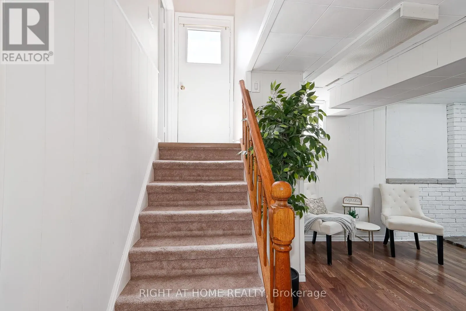 1059 GLEN MHOR CRESCENT