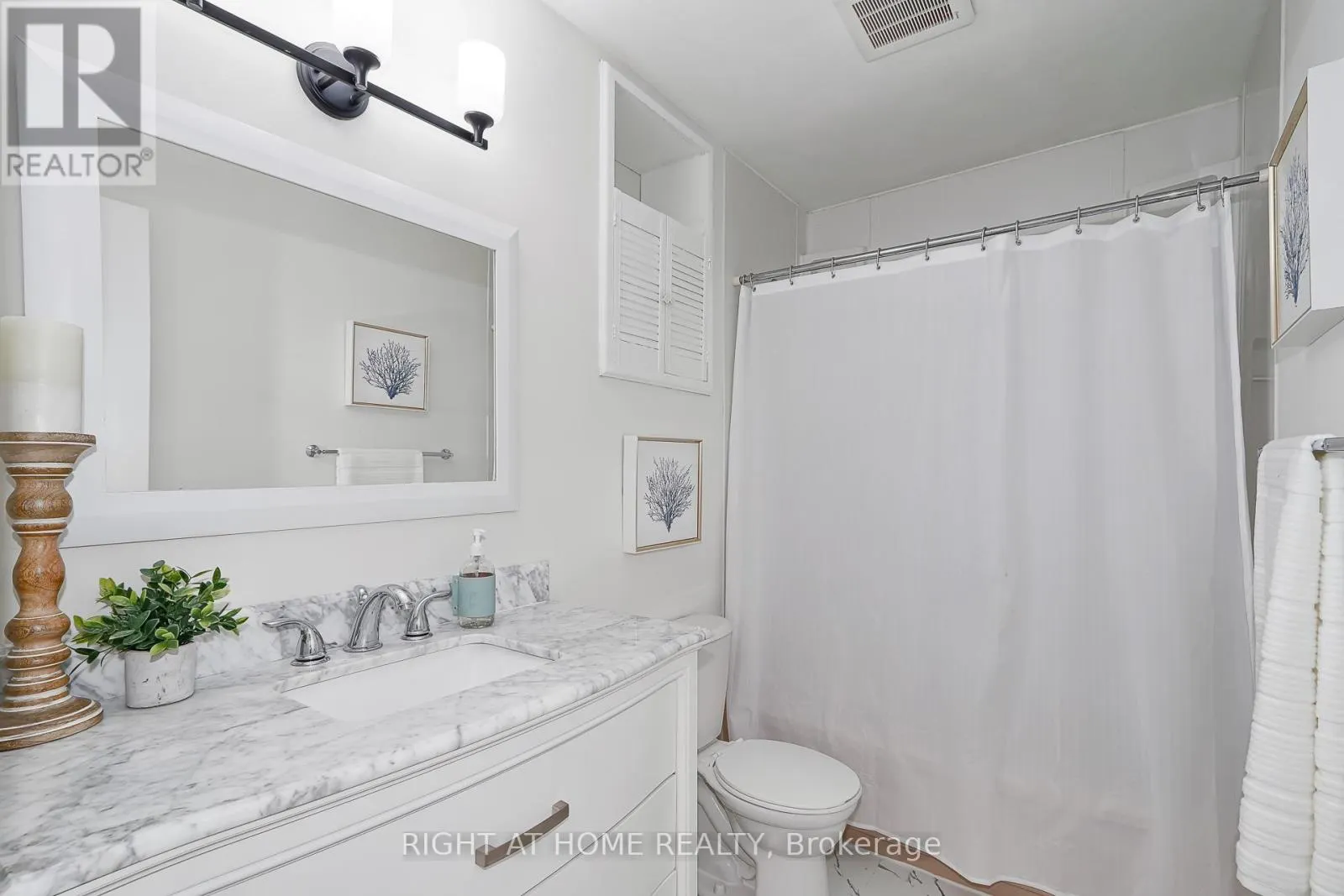 1059 GLEN MHOR CRESCENT