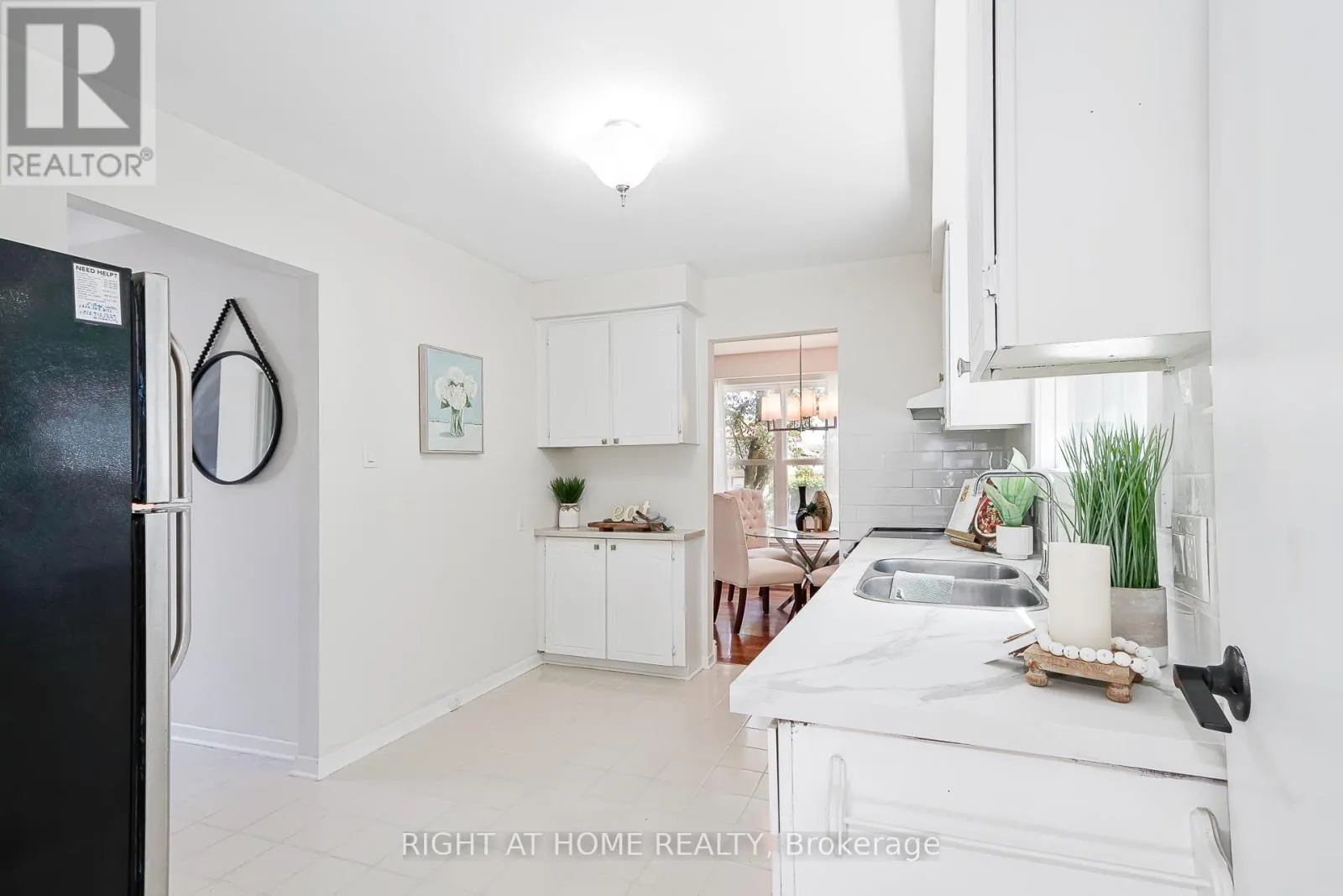 1059 GLEN MHOR CRESCENT