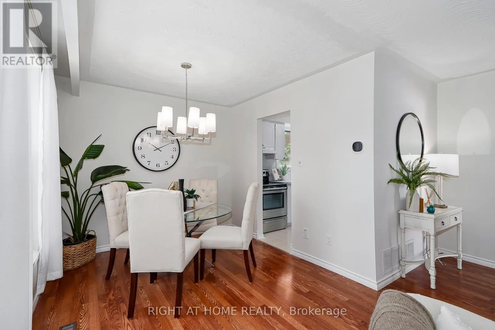 1059 GLEN MHOR CRESCENT