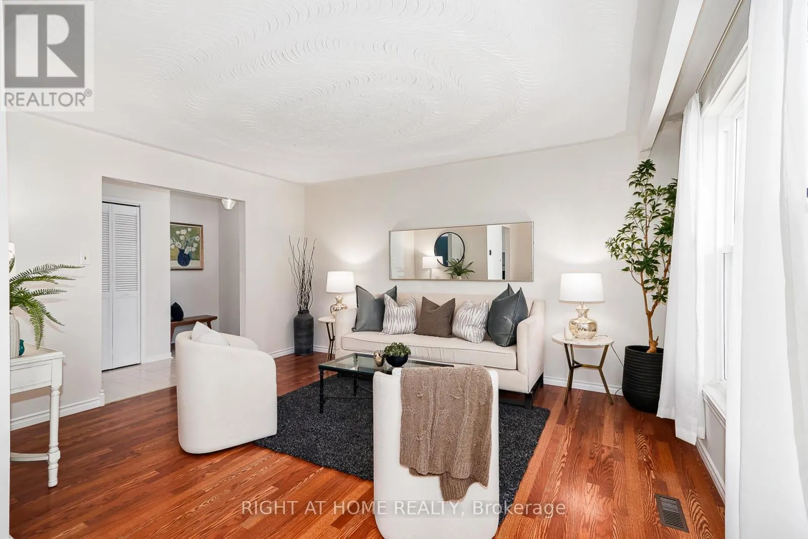 1059 GLEN MHOR CRESCENT
