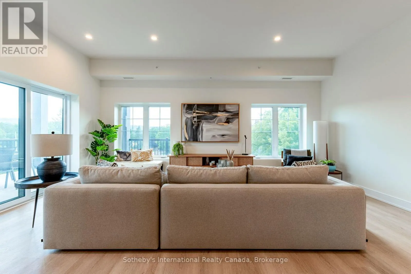 311 - 121 MARY ST STREET #311