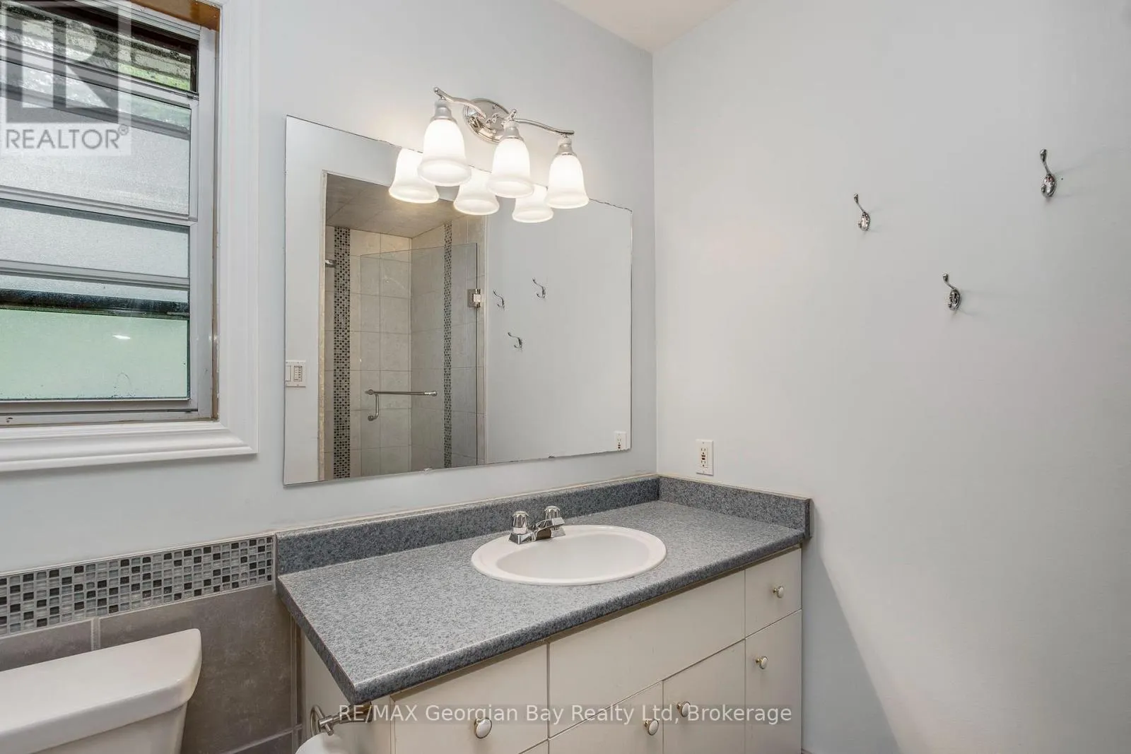 754 LAFONTAINE ROAD W