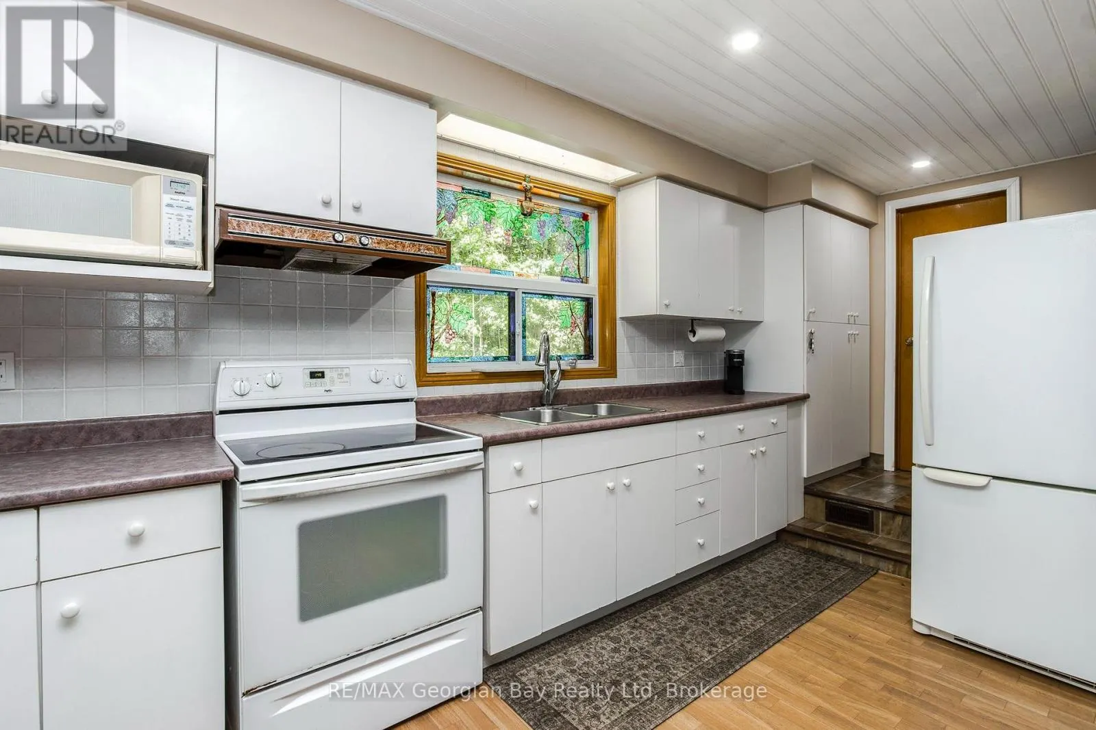 754 LAFONTAINE ROAD W