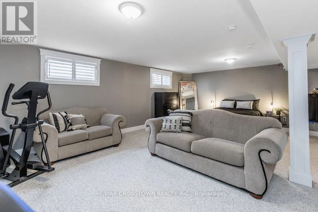 25 MENNILL DRIVE